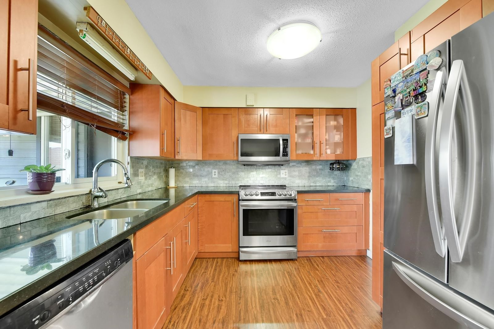 Listing Image 16