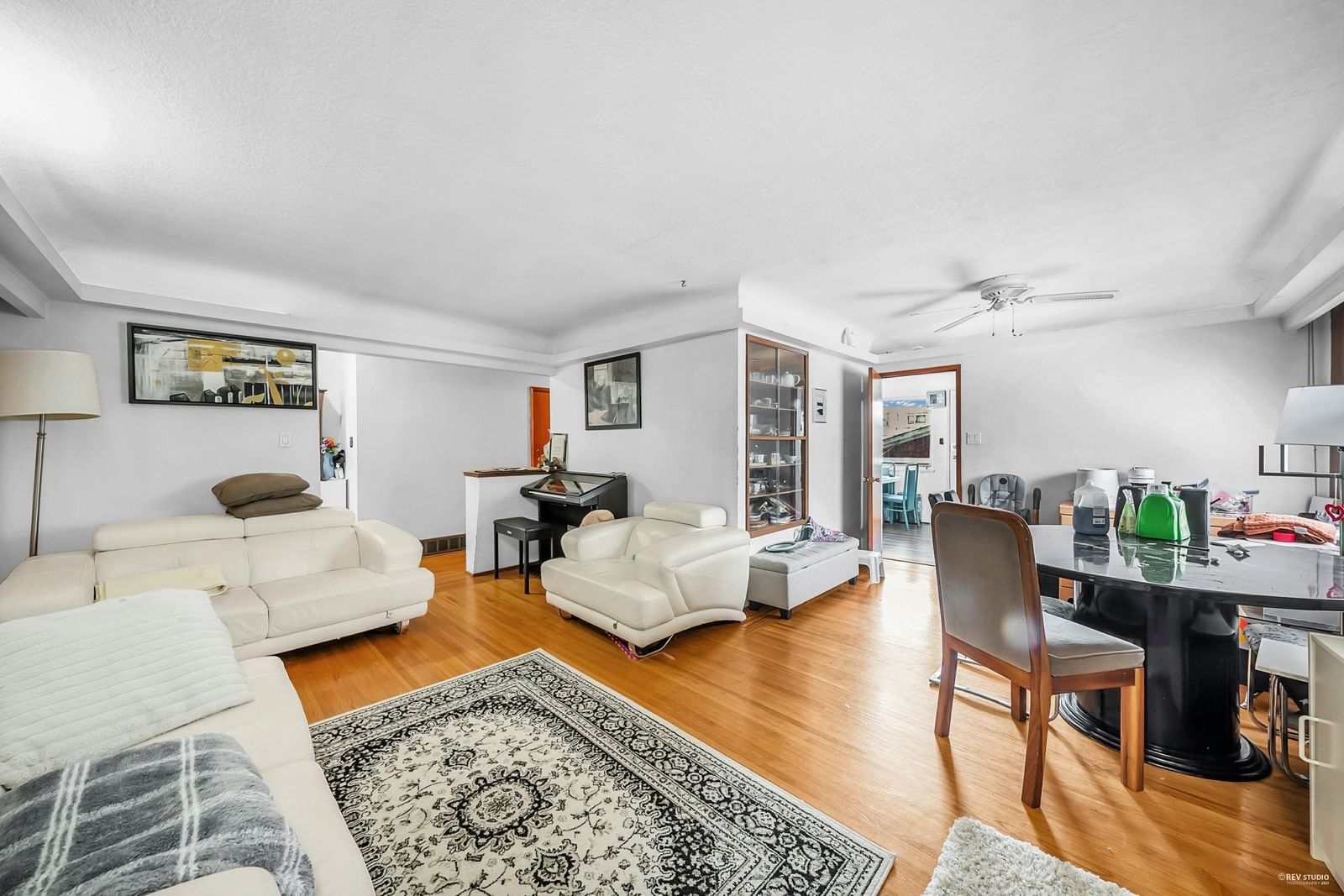 Listing Image 5