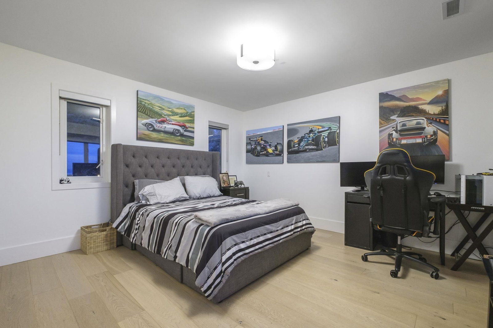 Listing Image 12