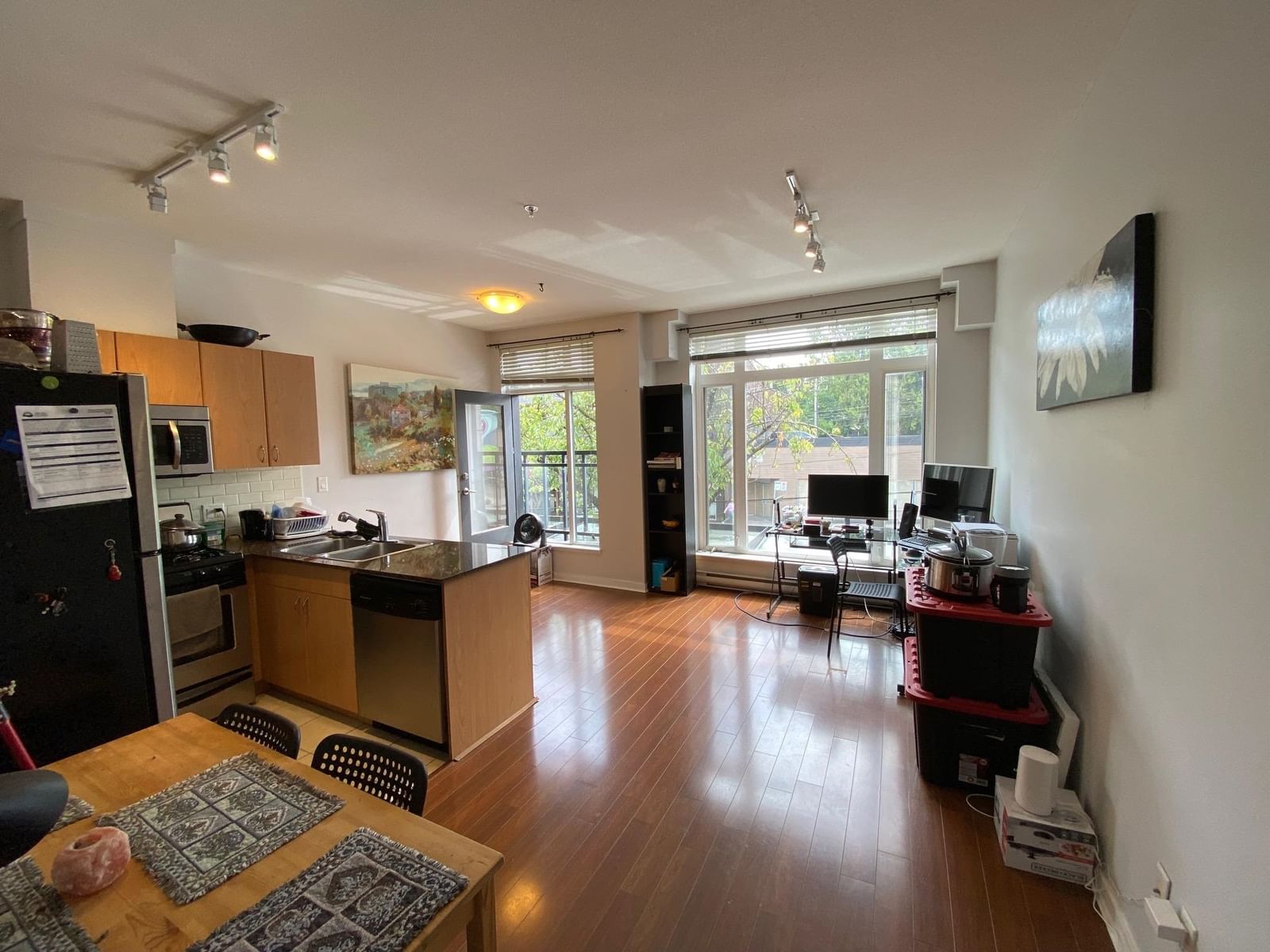 Listing Image 3