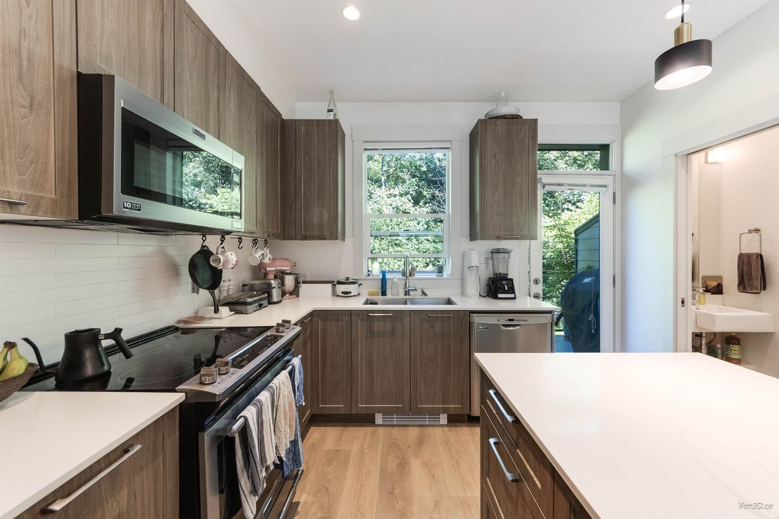 Listing Image 12