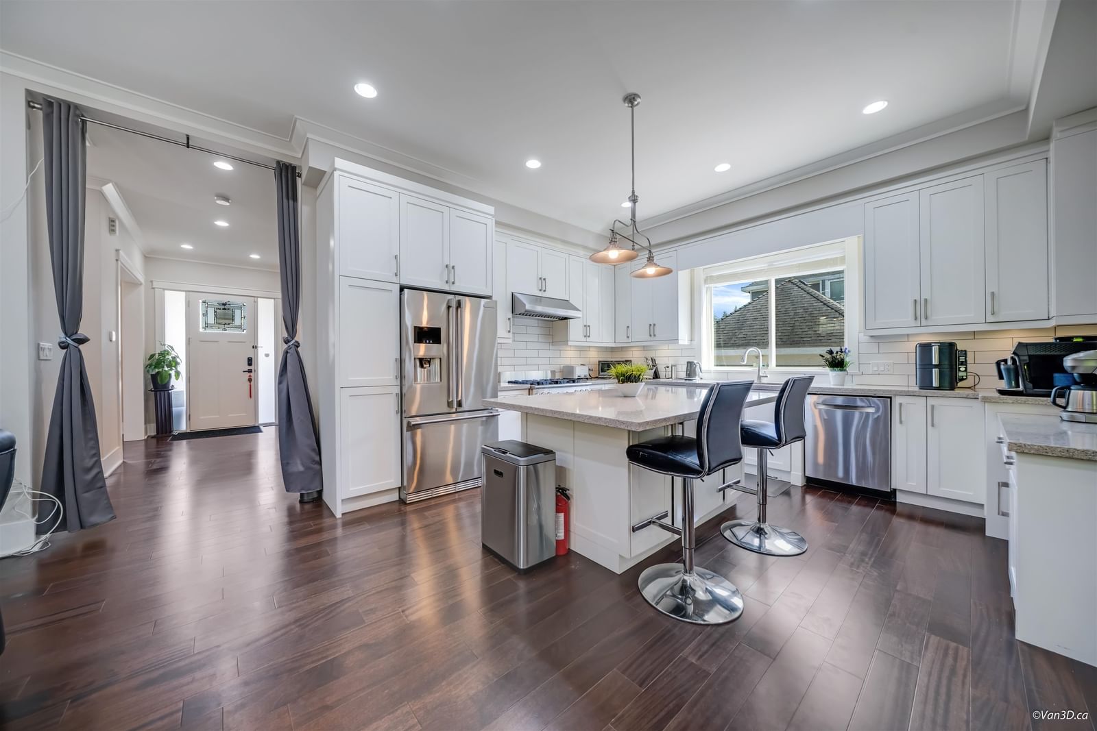 Listing Image 10