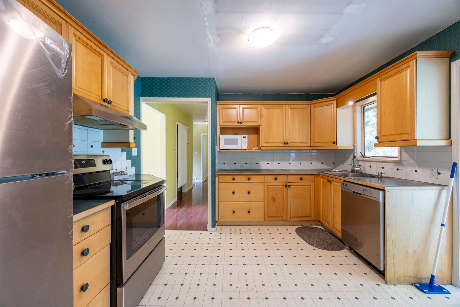 Listing Image 14