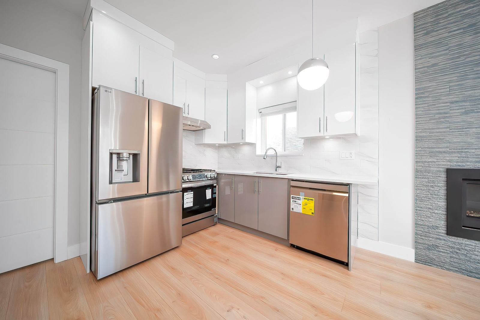 Listing Image 9