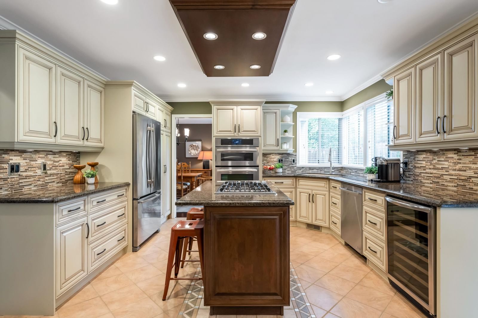 Listing Image 9