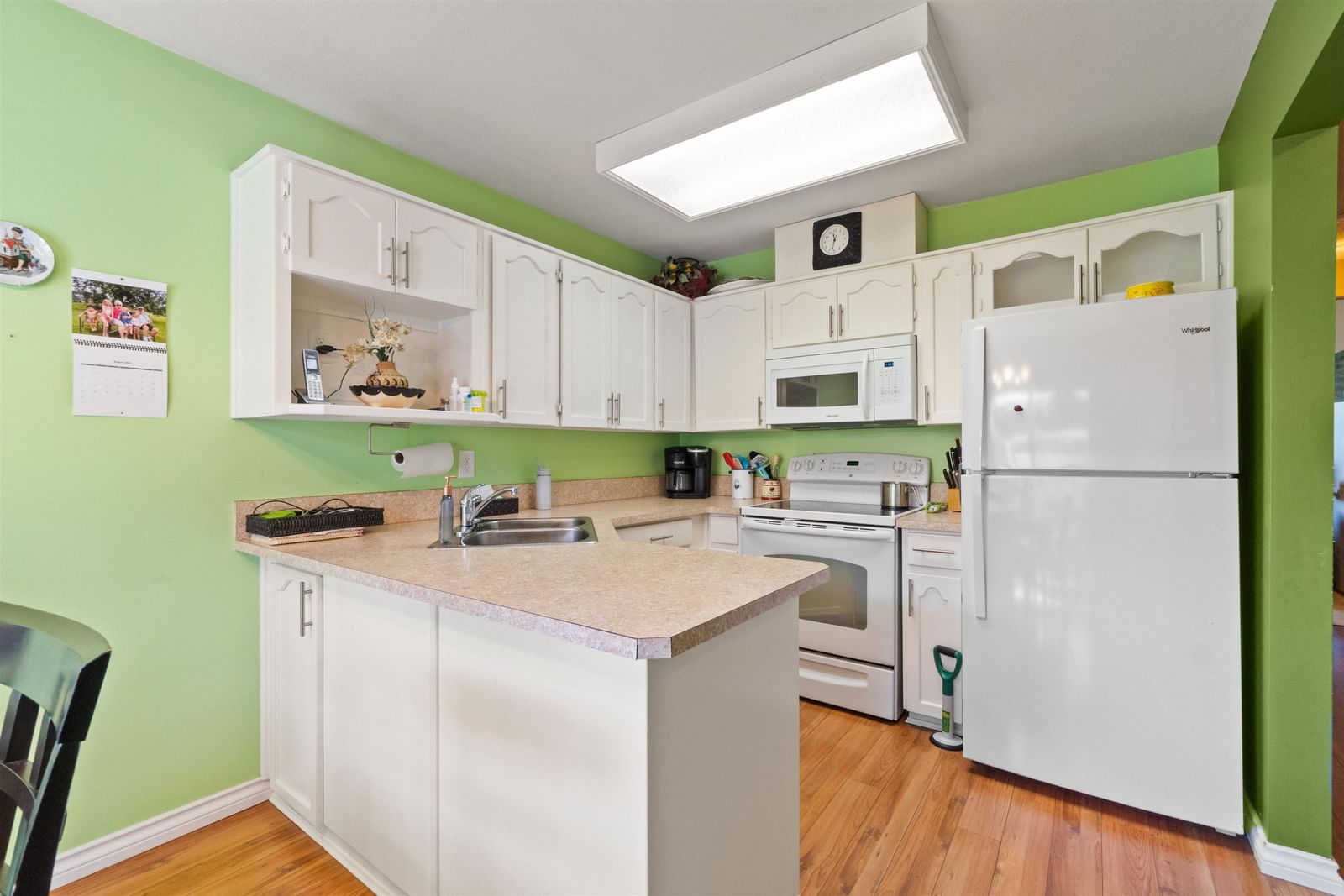Listing Image 5