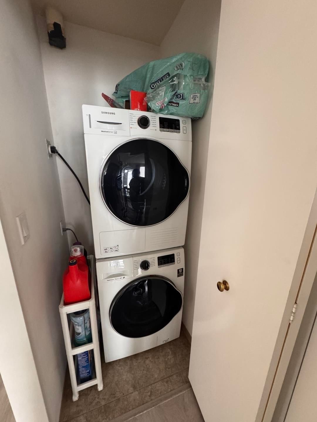 Listing Image 6