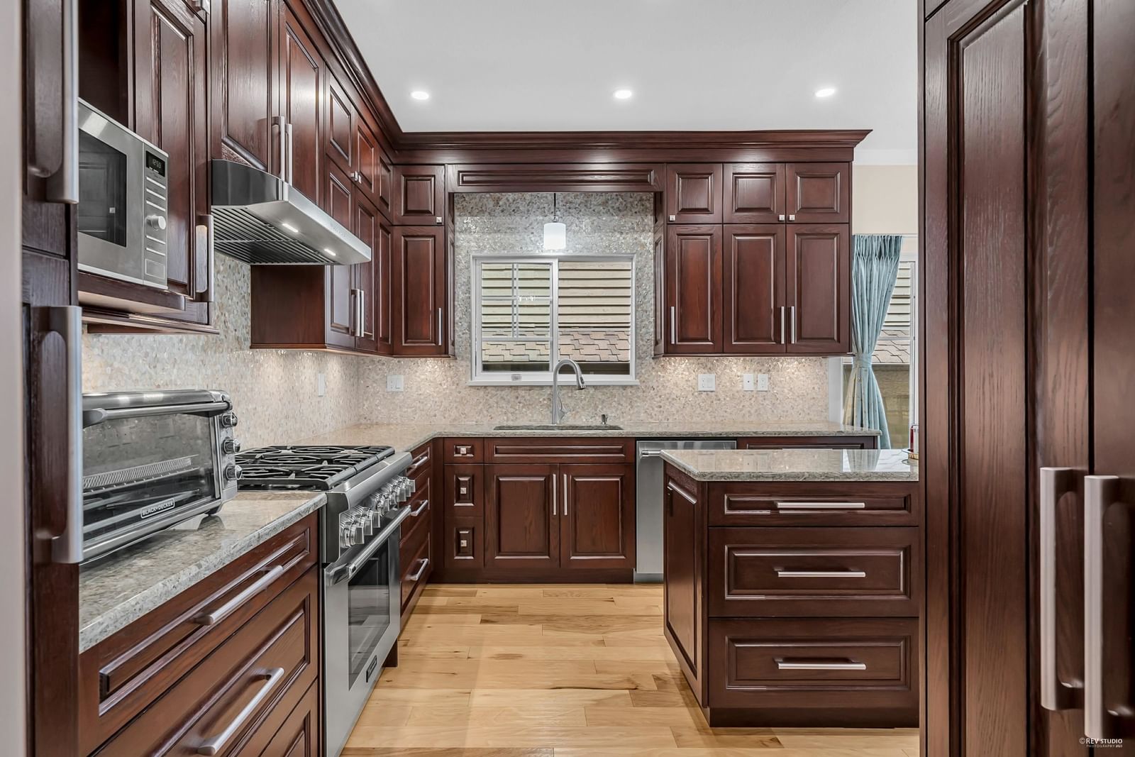 Listing Image 10
