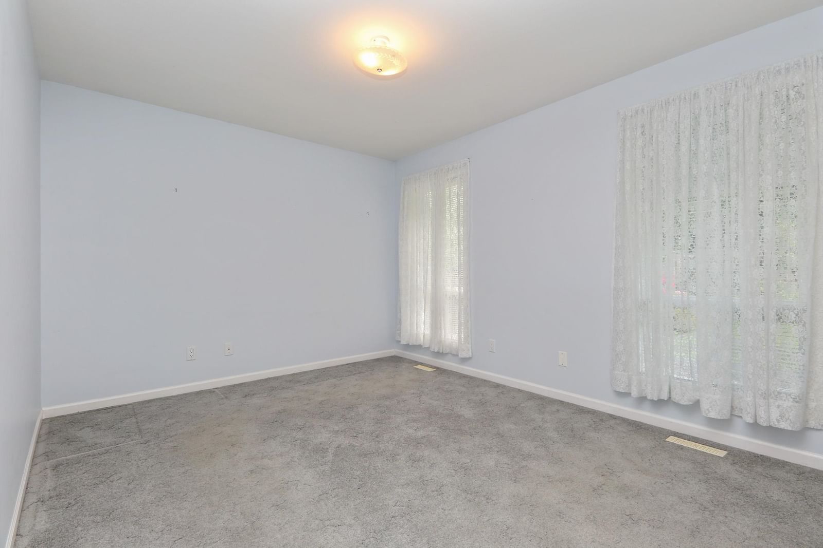 Listing Image 28