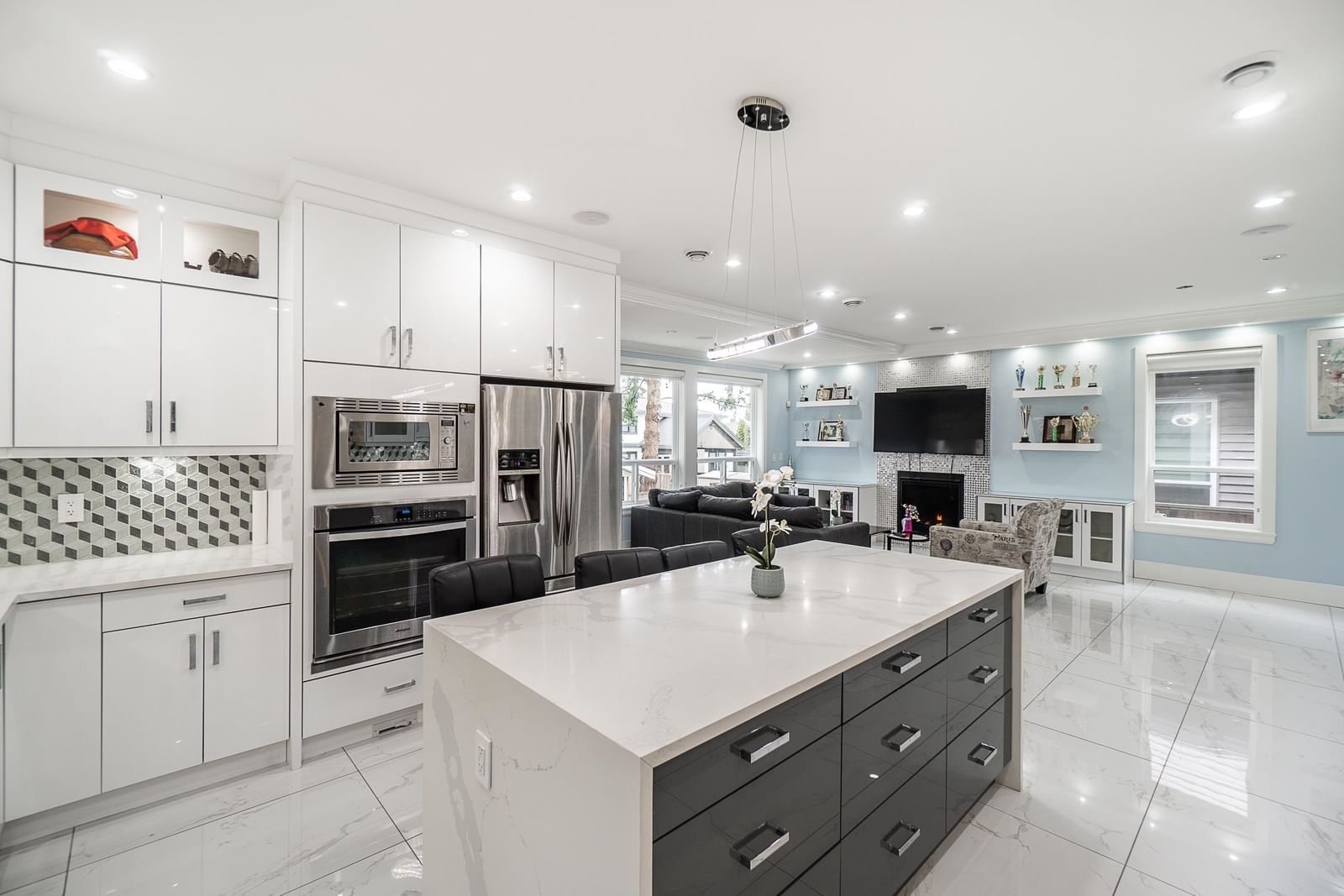 Listing Image 9