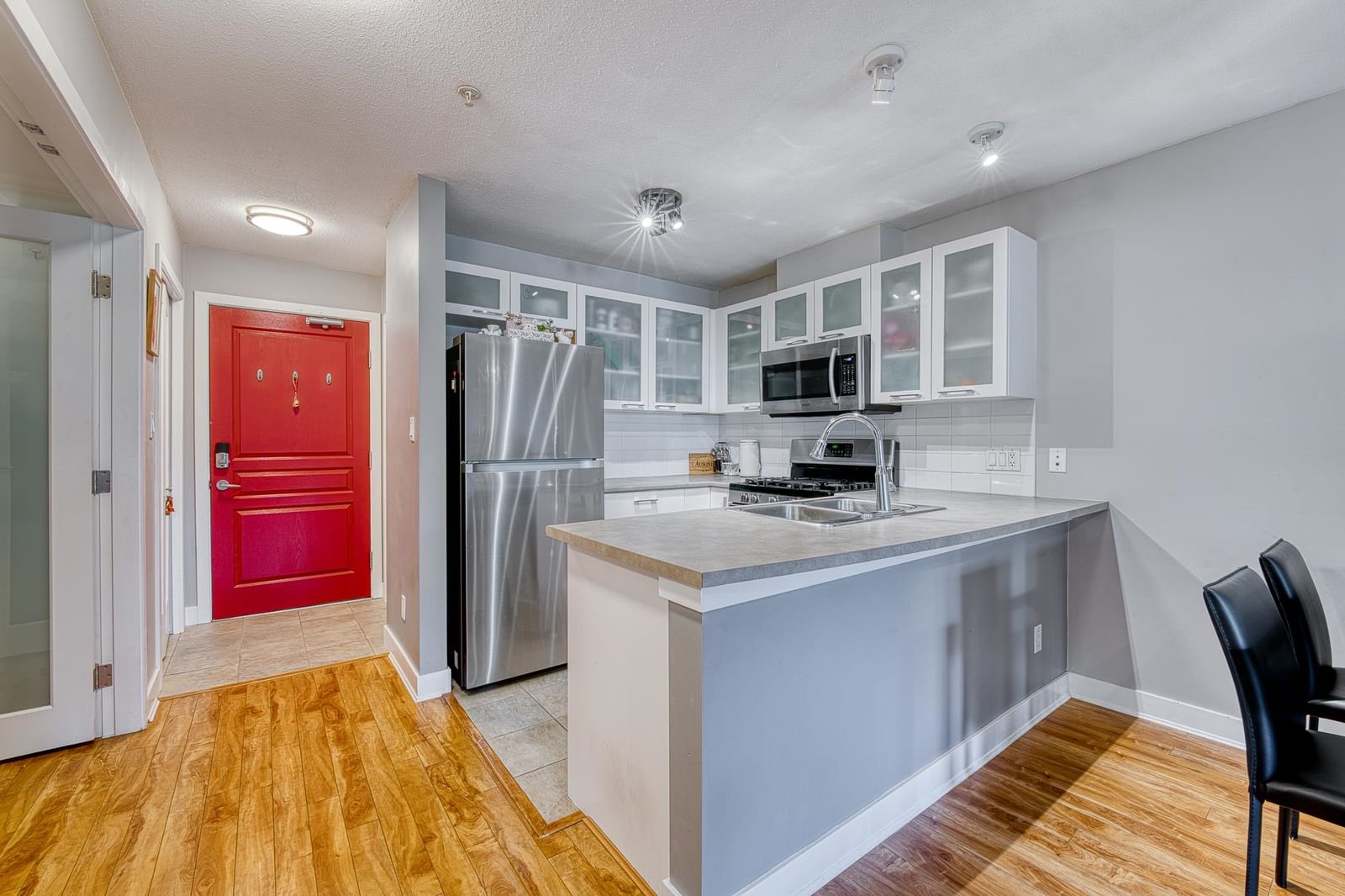 Listing Image 9