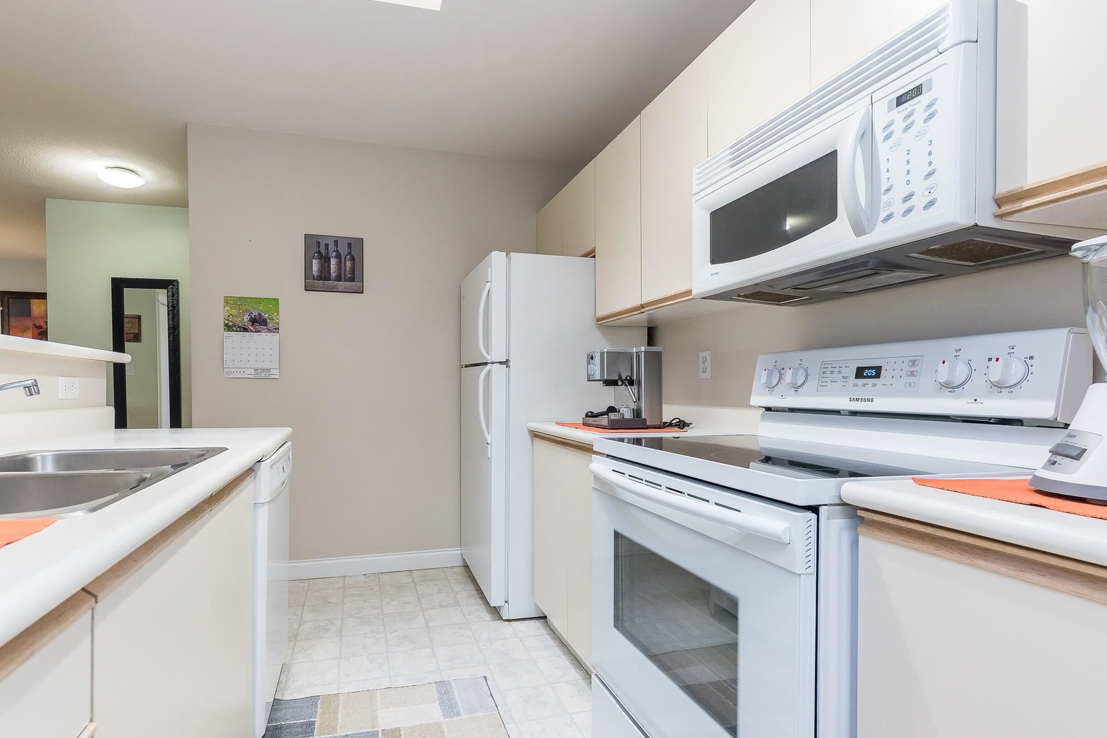 Listing Image 11
