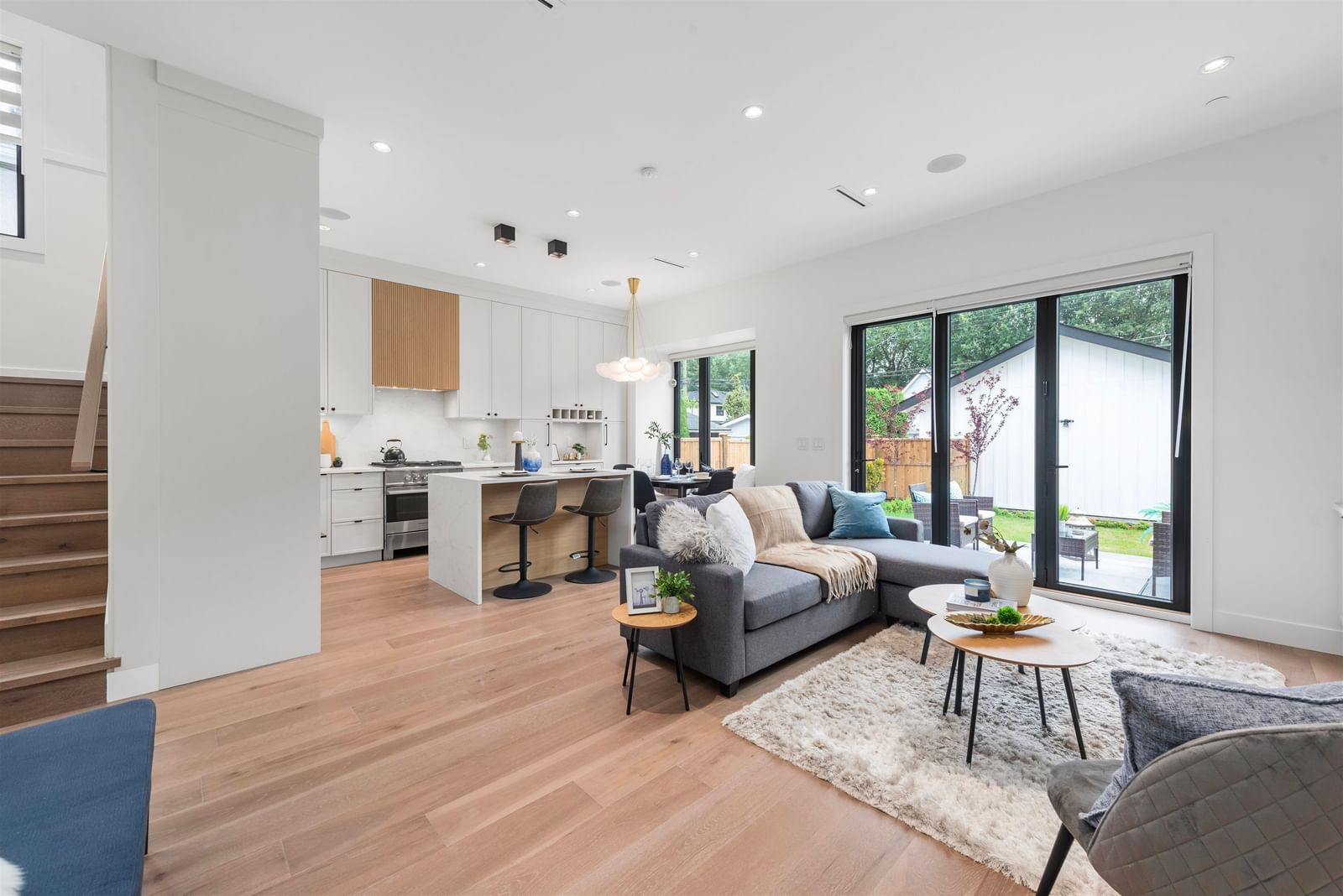 Listing Image 9