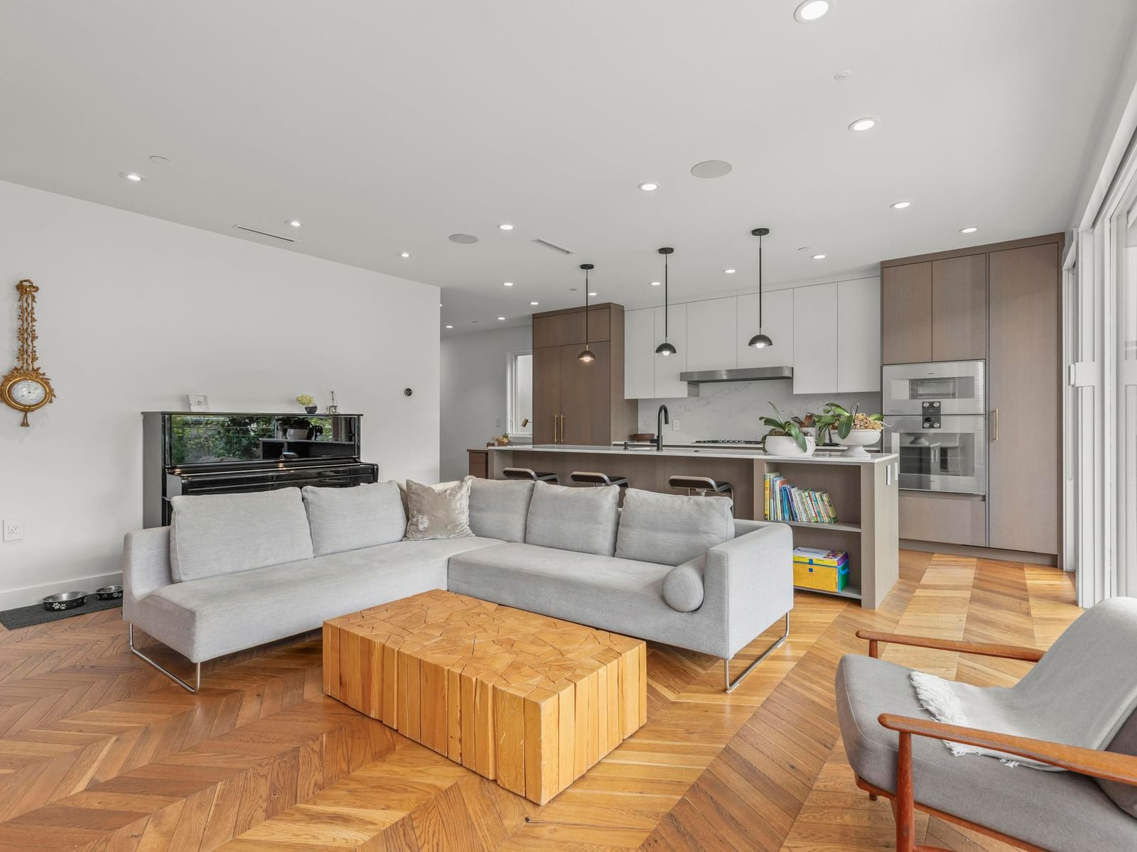Listing Image 15