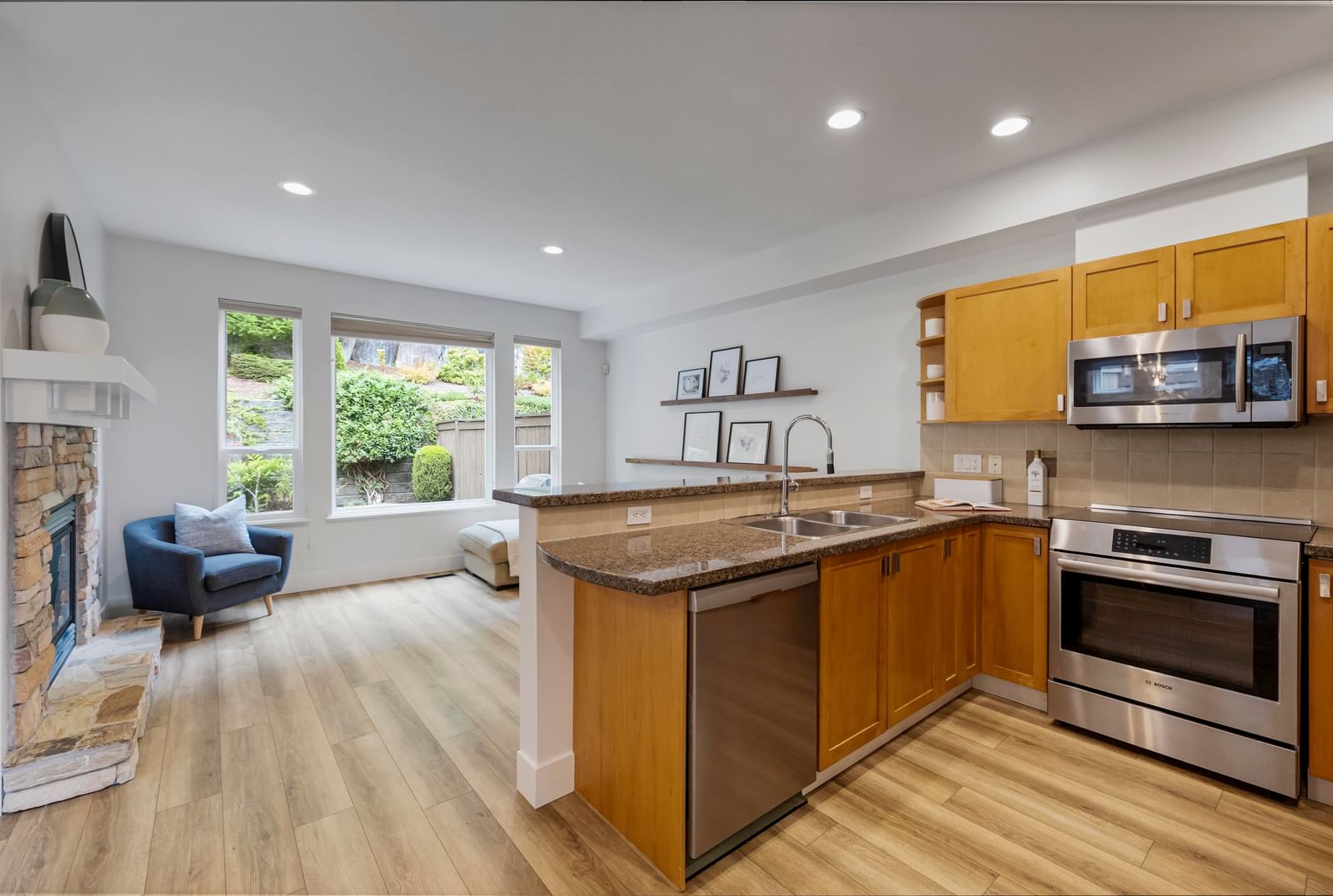 Listing Image 15