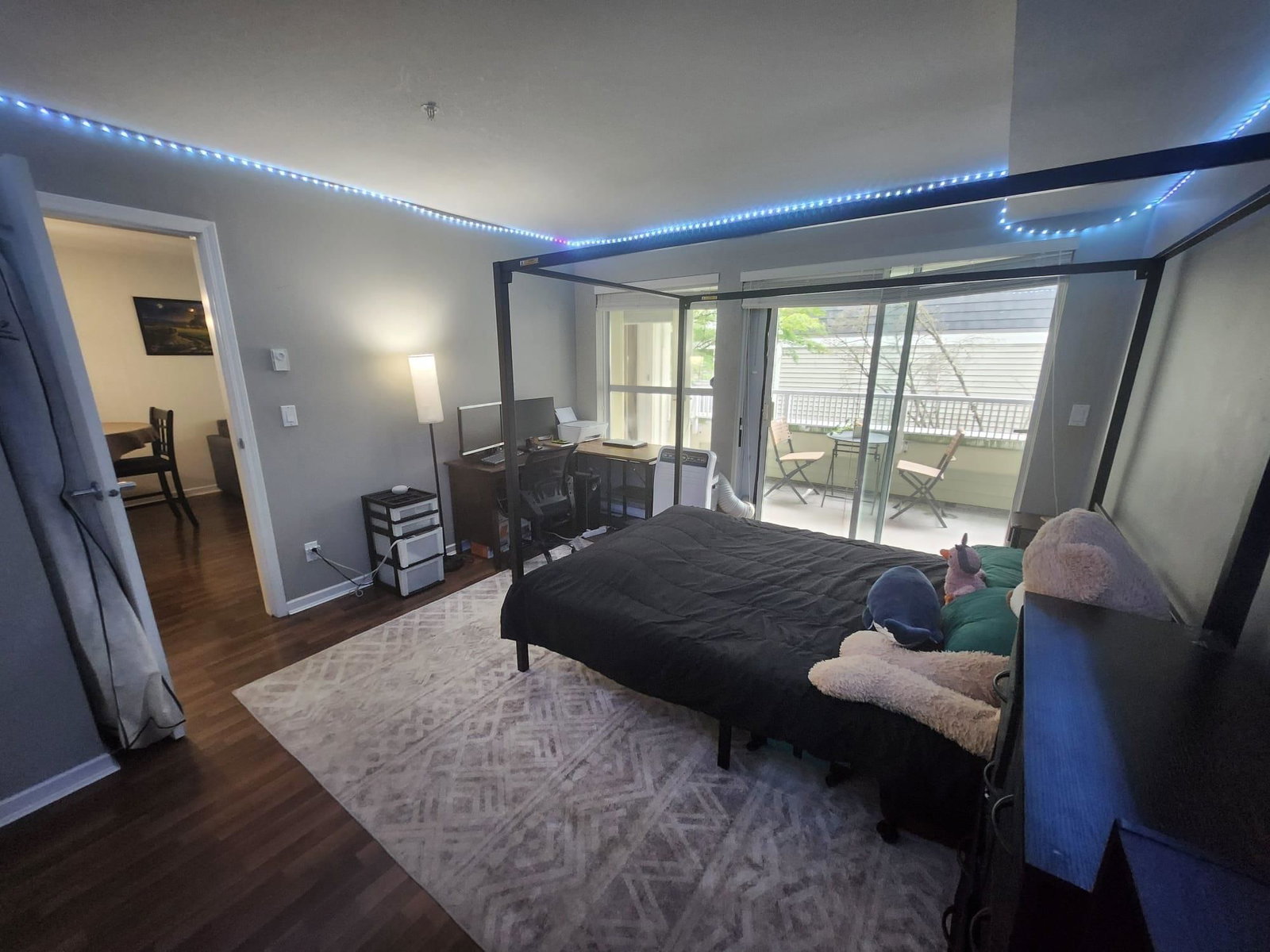 Listing Image 10
