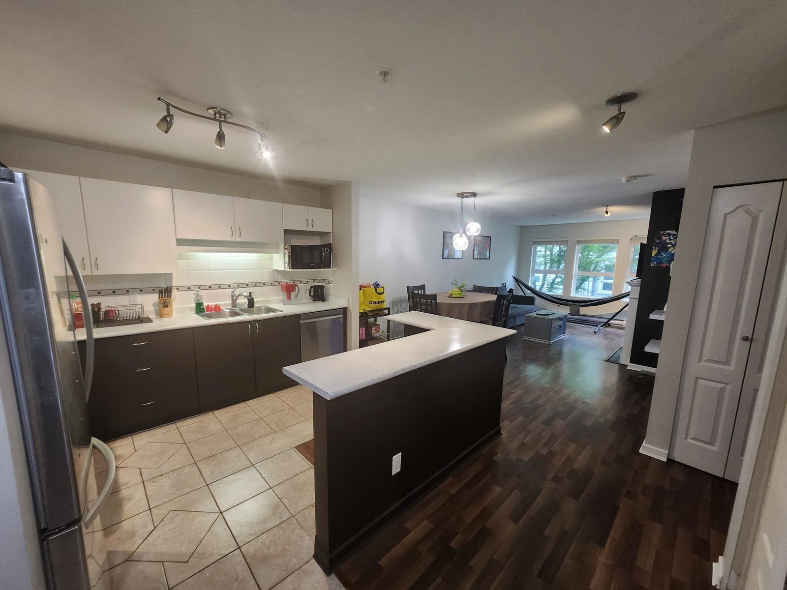 Listing Image 5