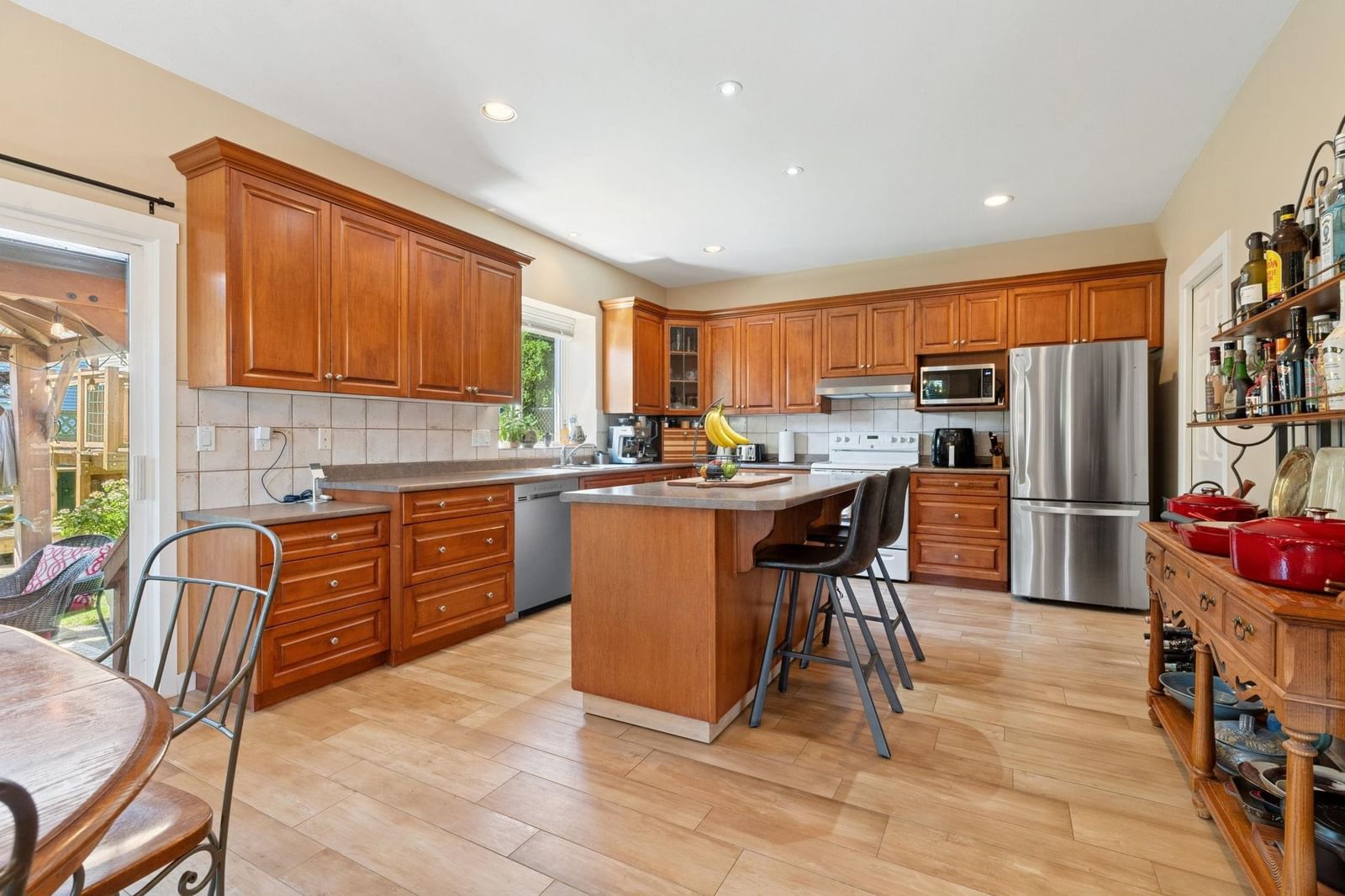 Listing Image 11