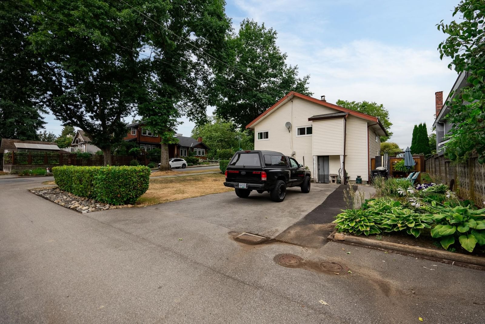 Listing Image 13