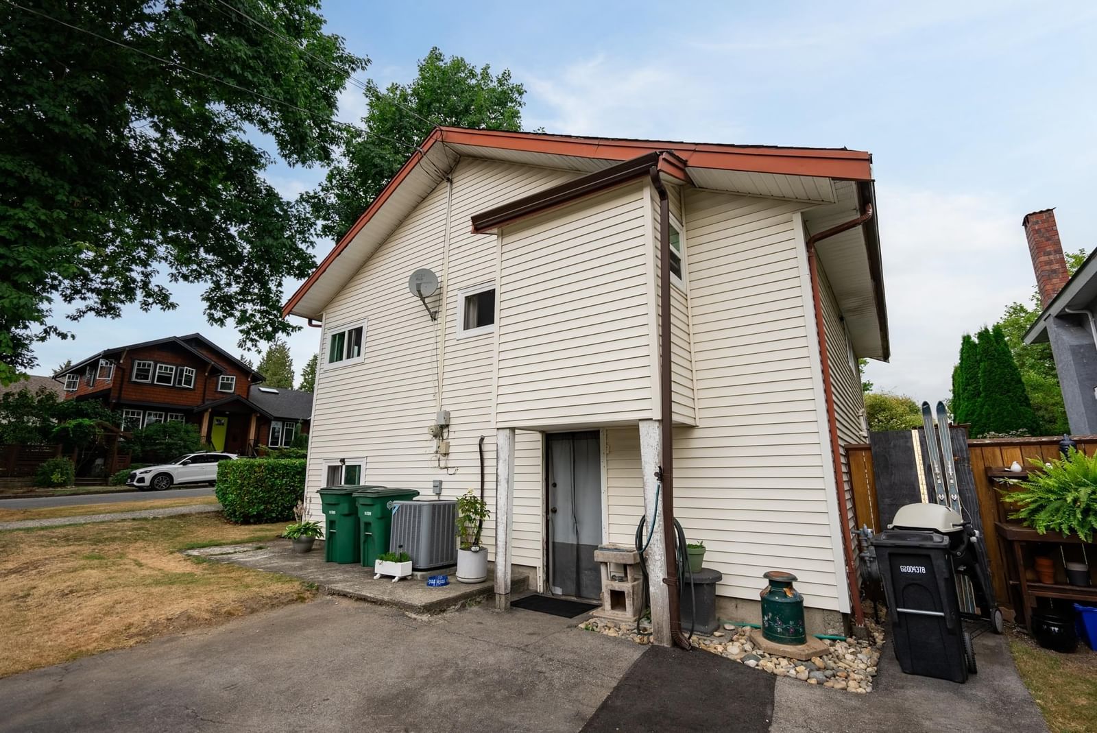 Listing Image 9