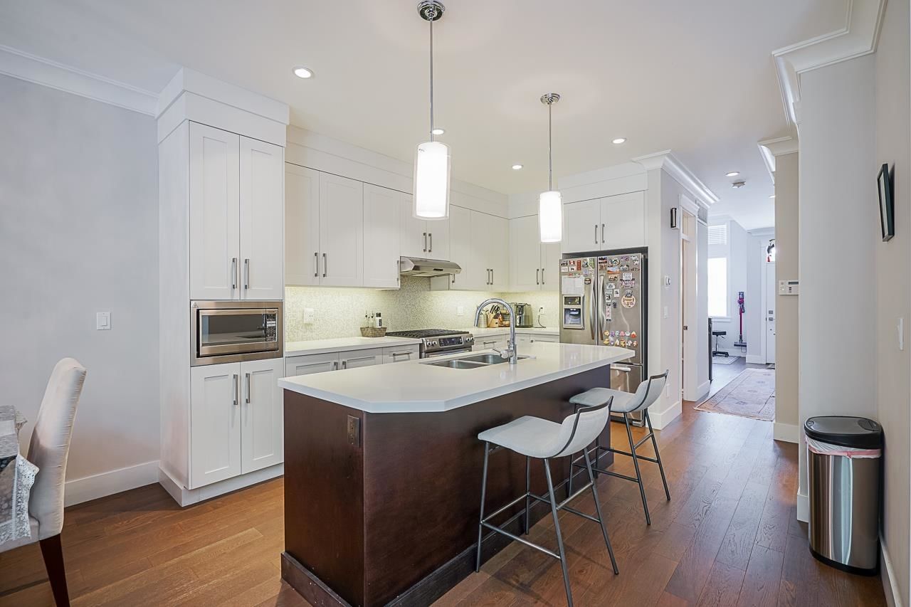 Listing Image 8