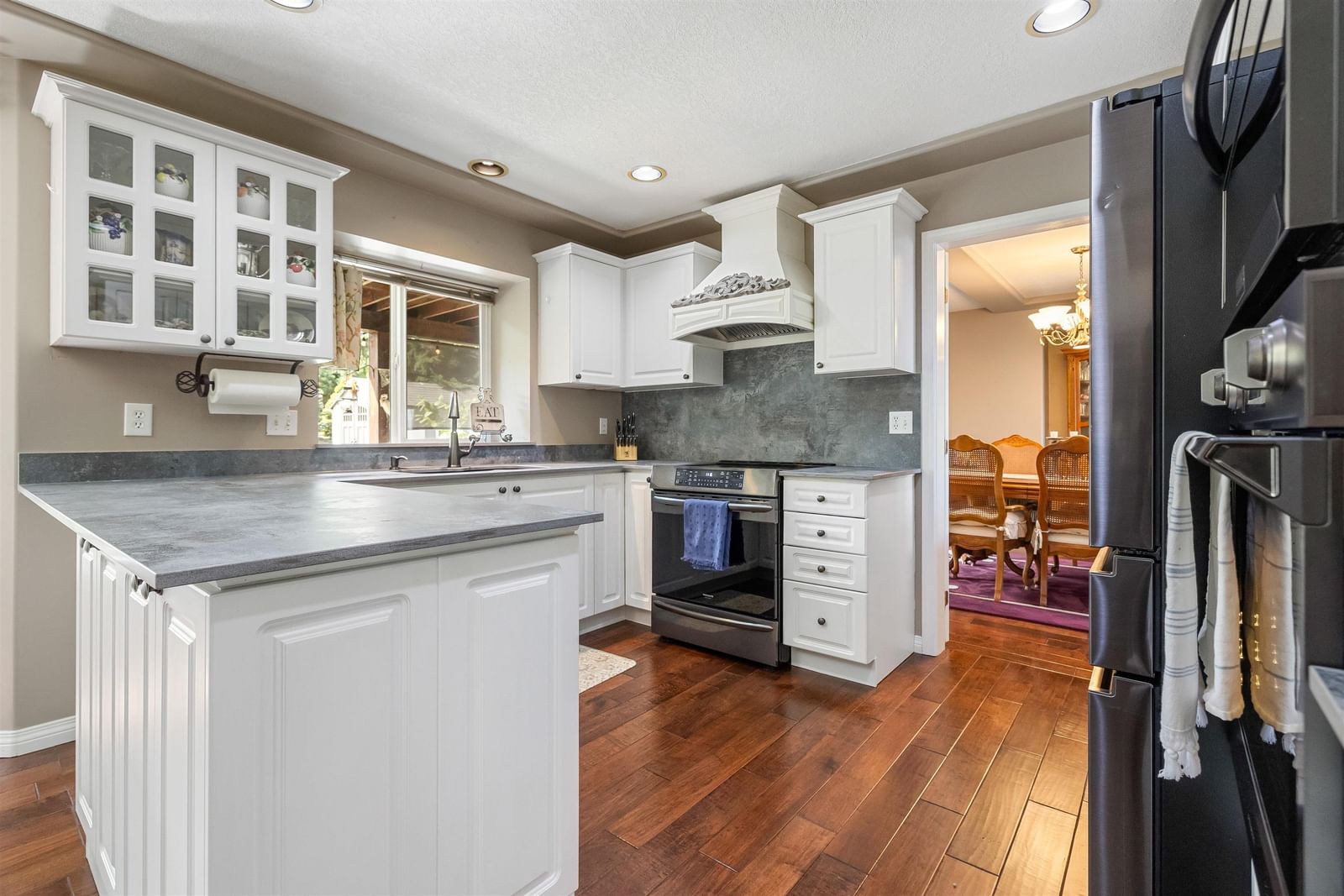 Listing Image 15
