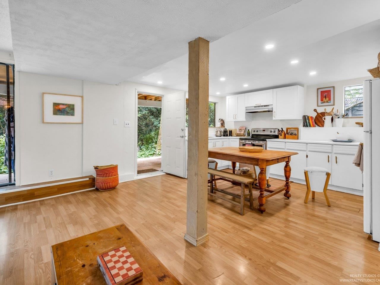 Listing Image 8