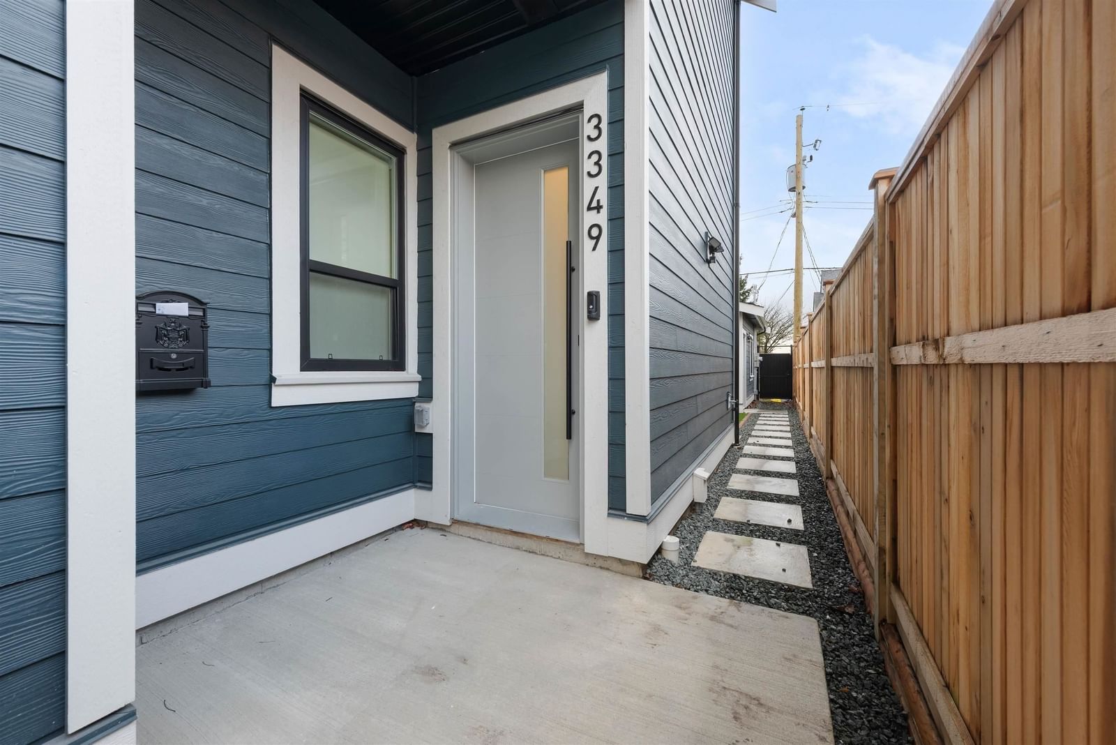 Listing Image 11