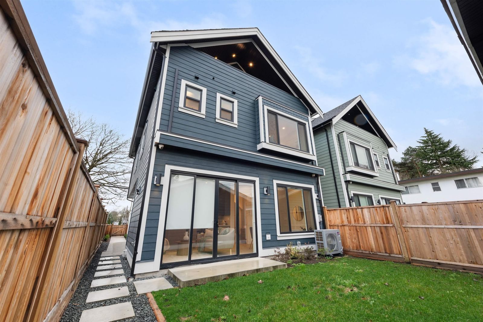 Listing Image 9