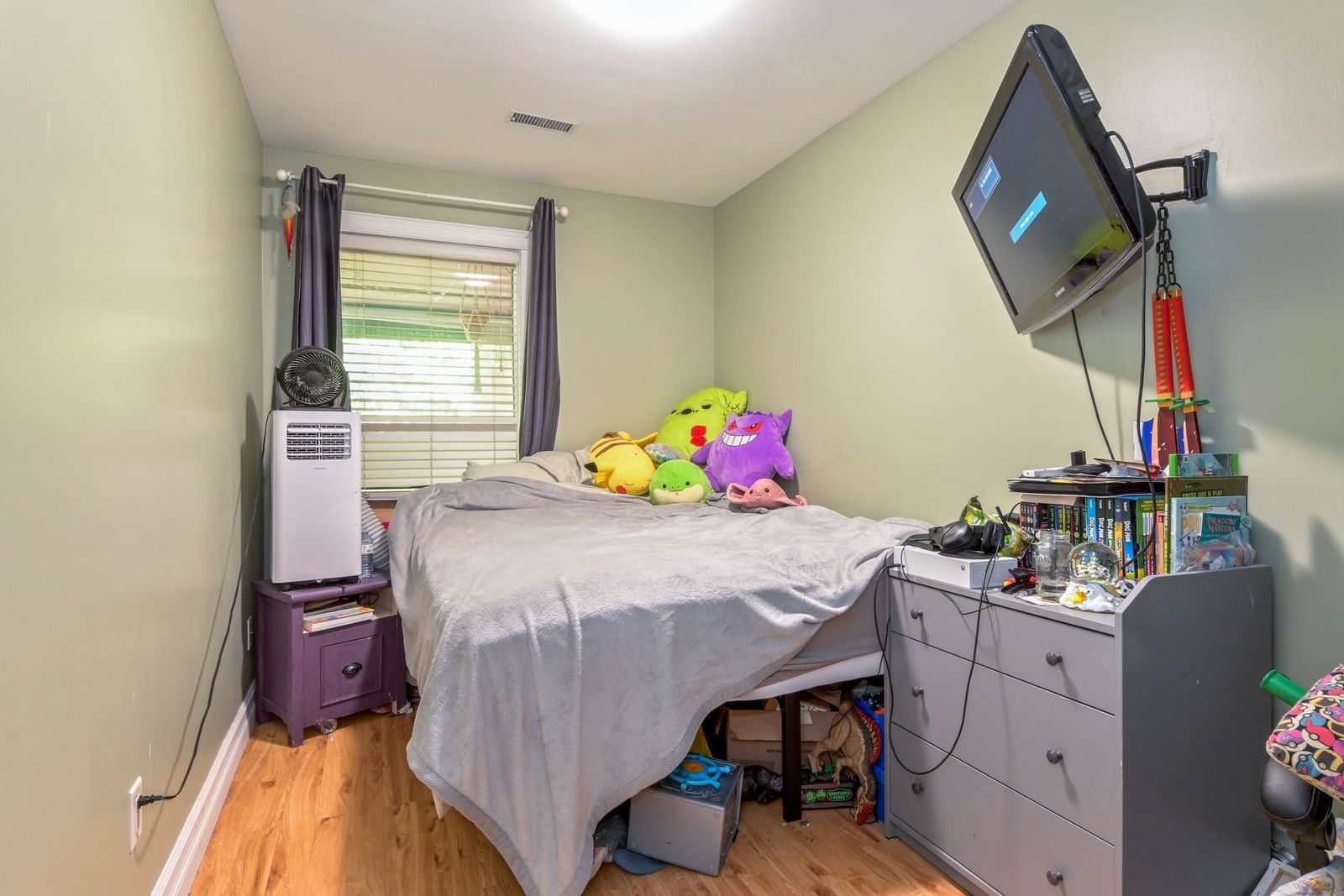 Listing Image 11