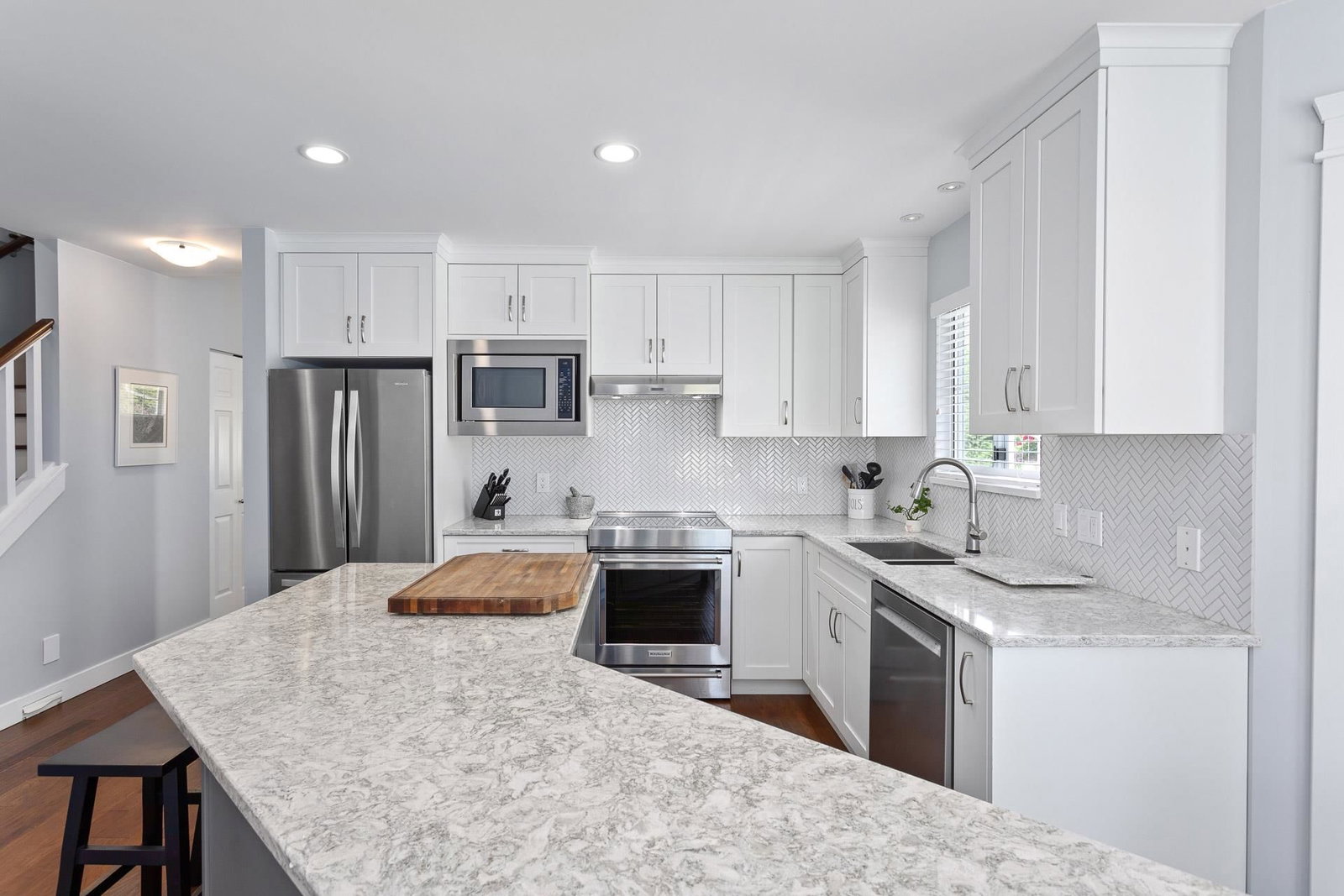 Listing Image 10