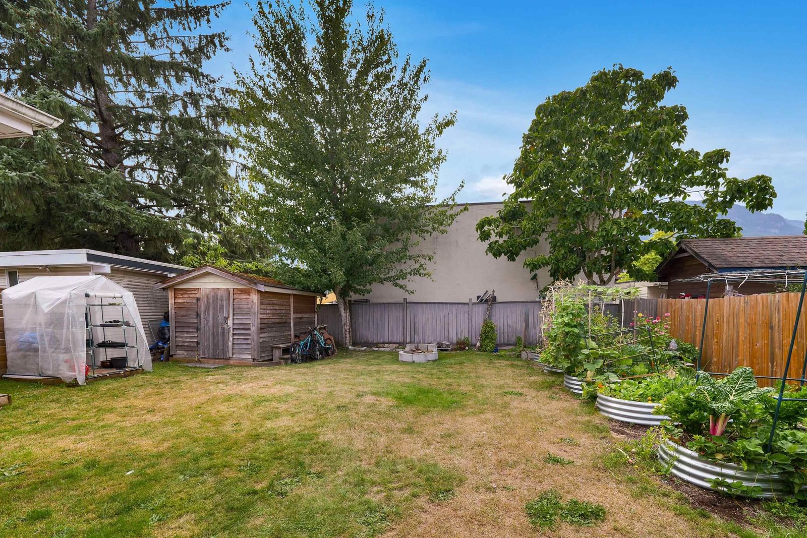Listing Image 12