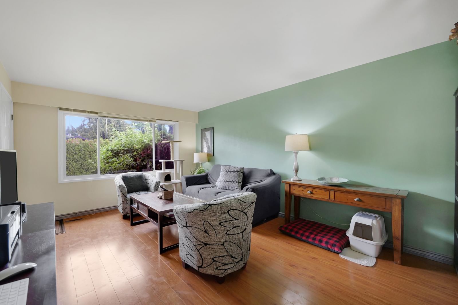 Listing Image 18