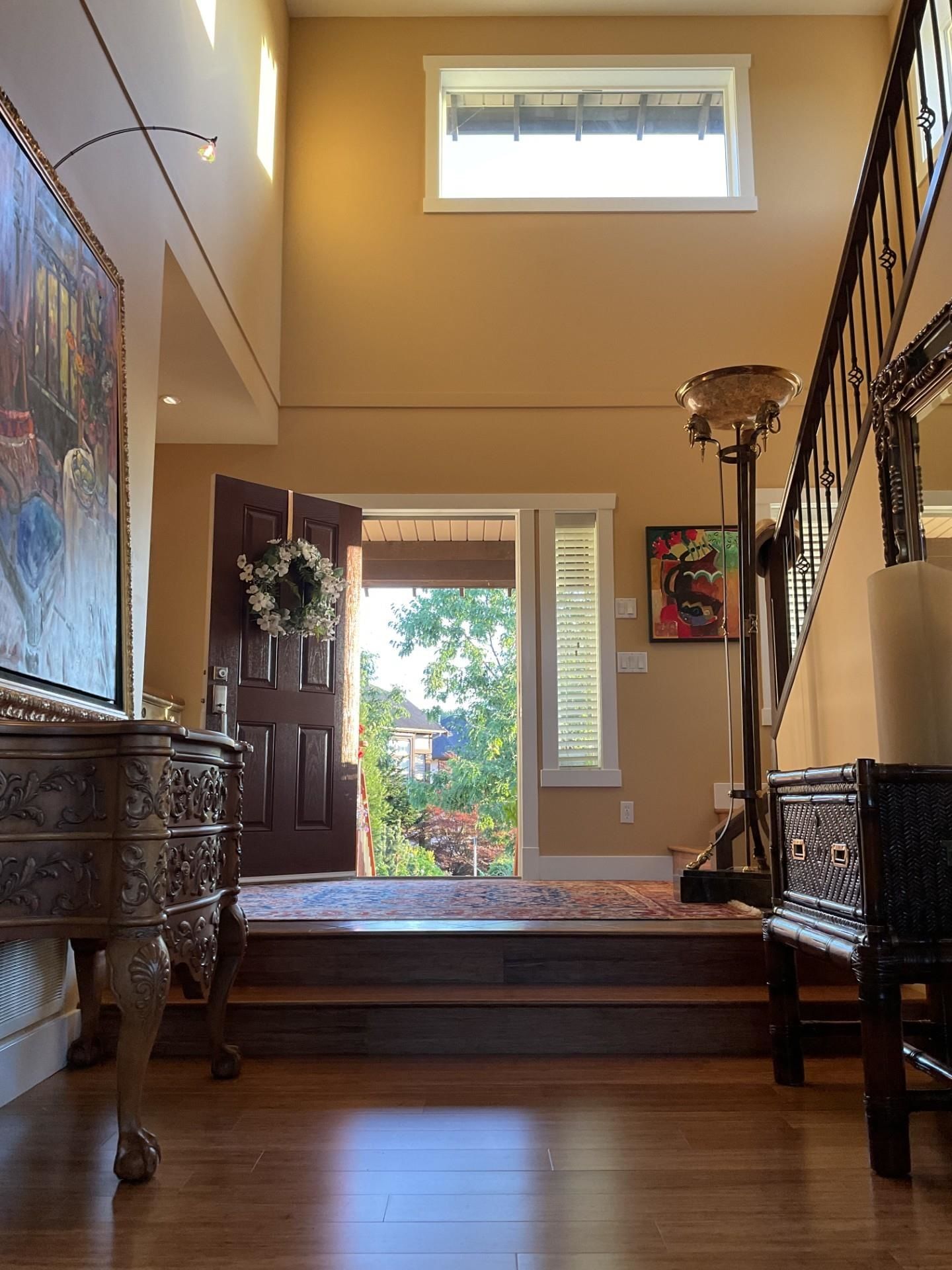 Listing Image 4