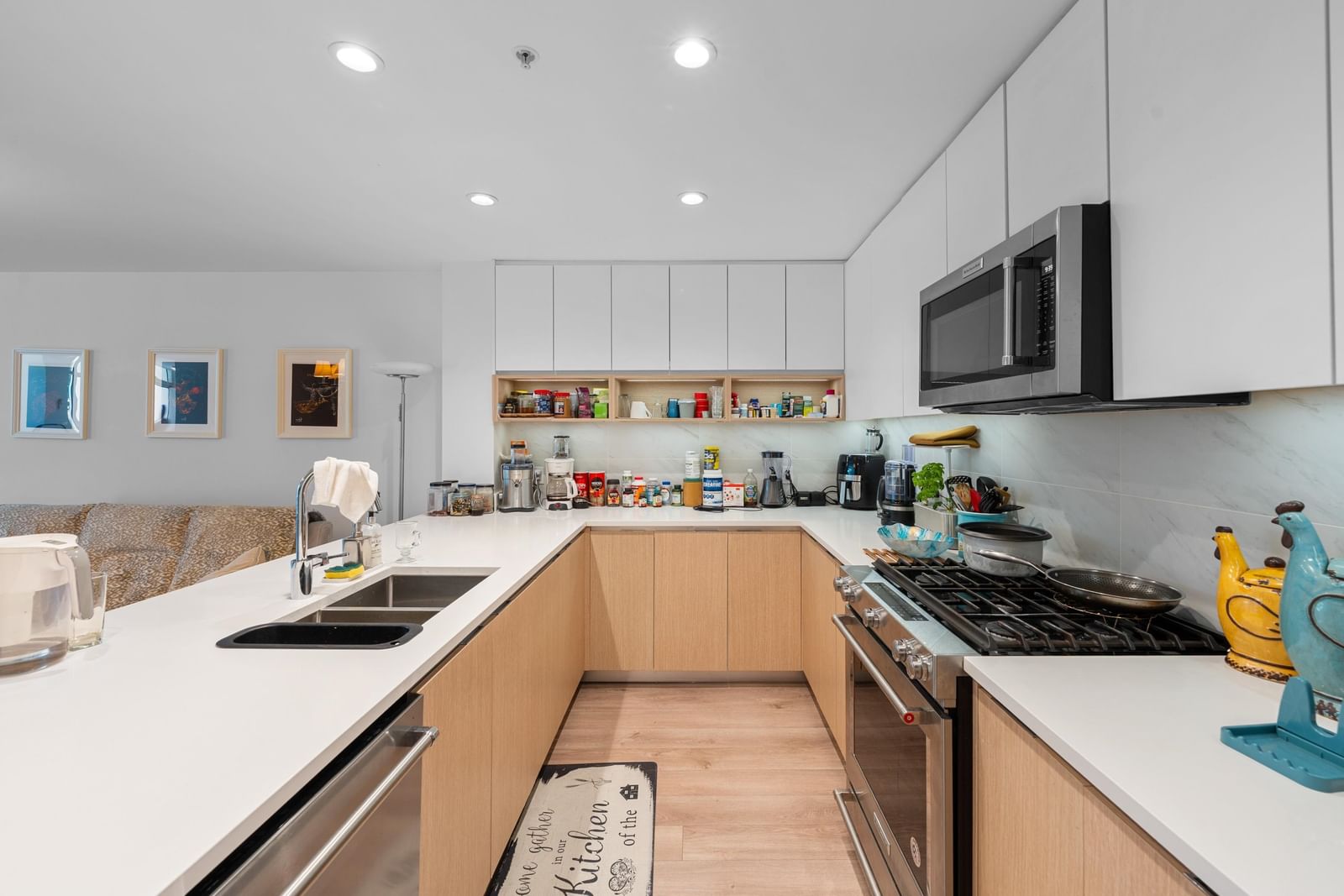 Listing Image 10