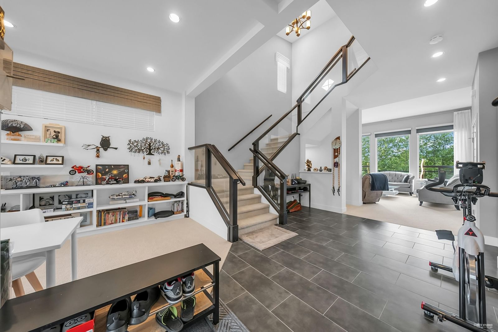 Listing Image 5