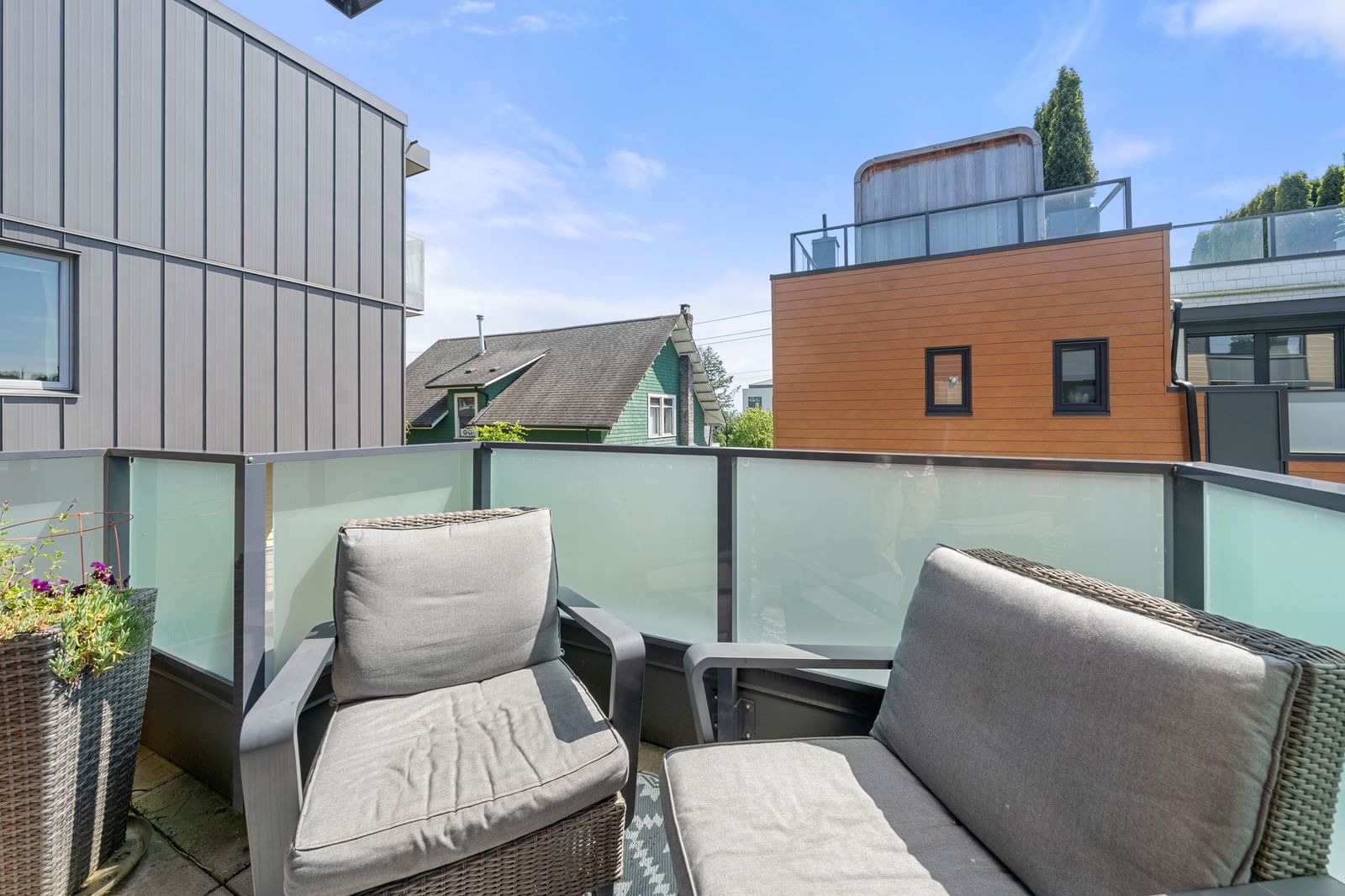Listing Image 15