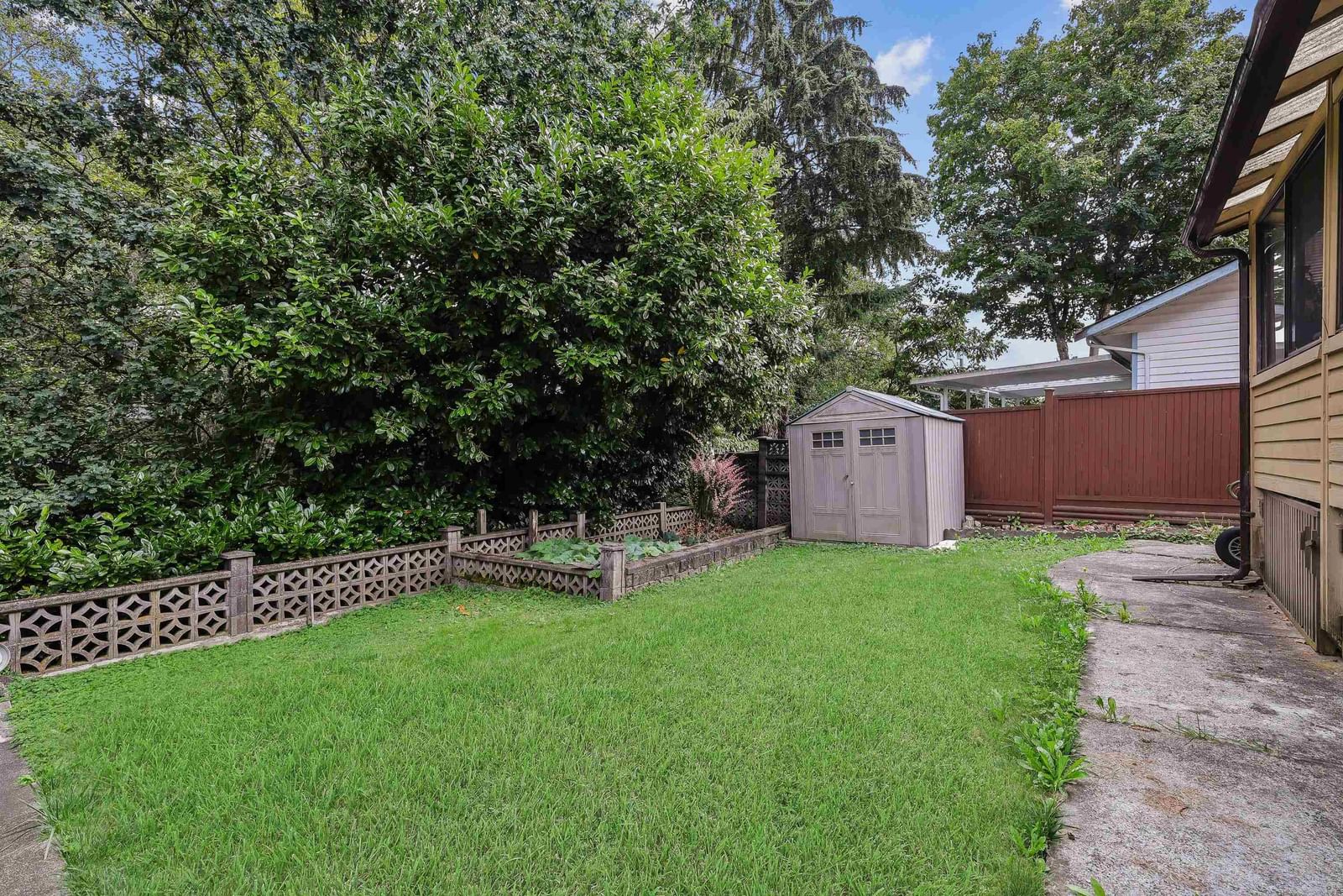 Listing Image 5