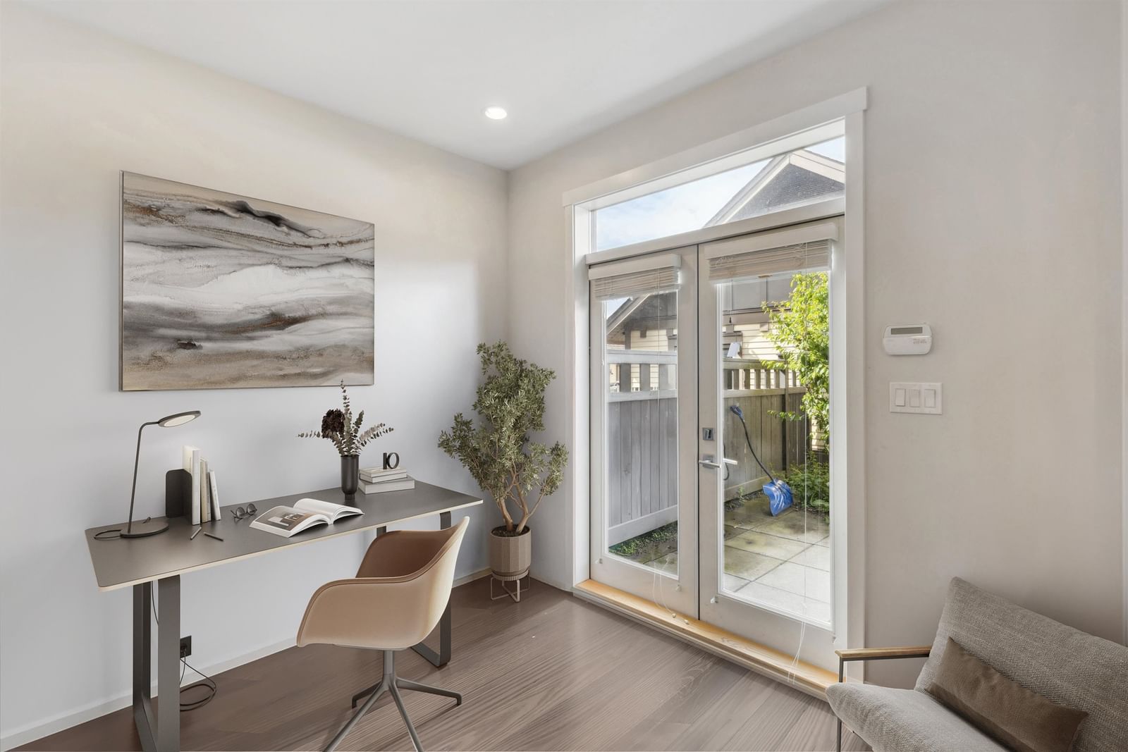 Listing Image 6