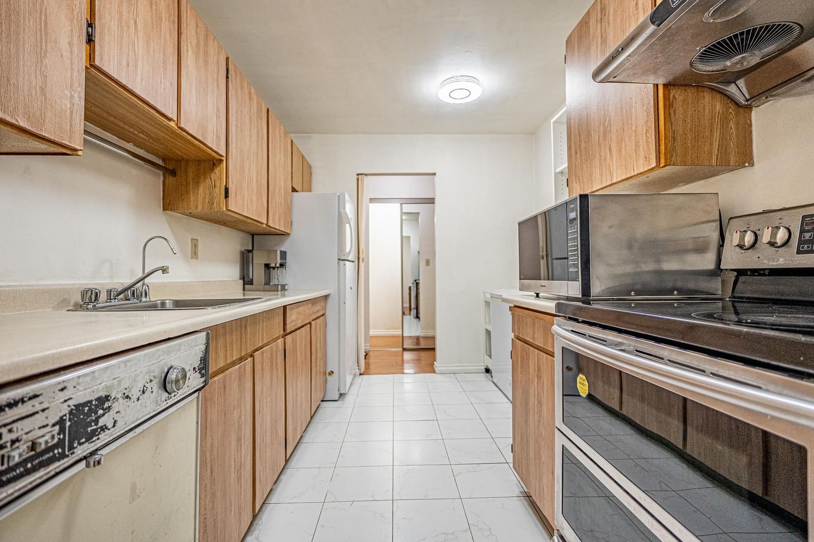Listing Image 19