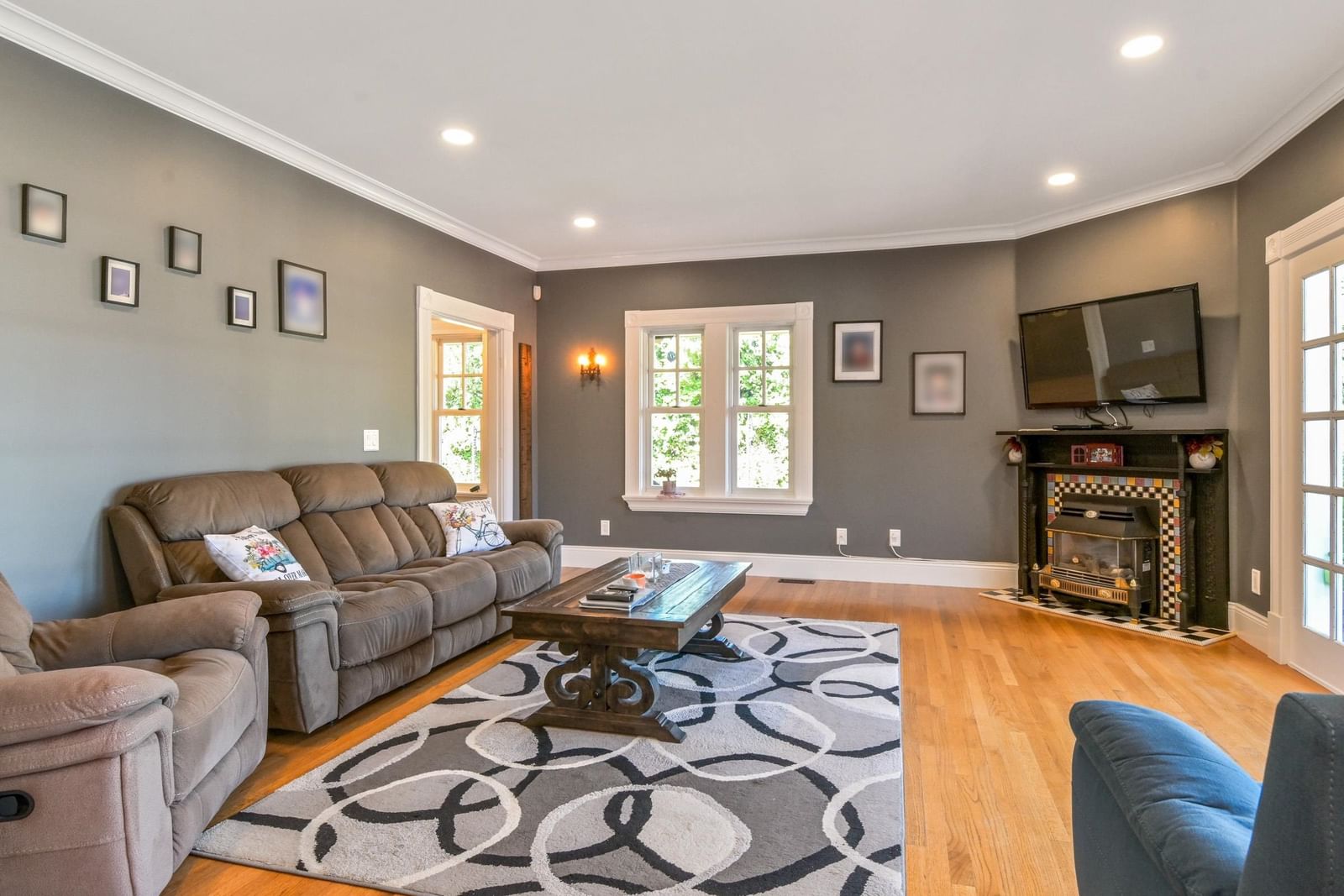 Listing Image 12