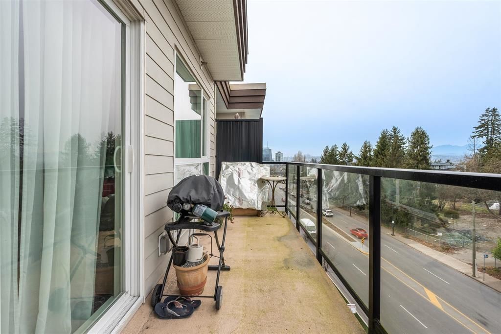 Listing Image 14