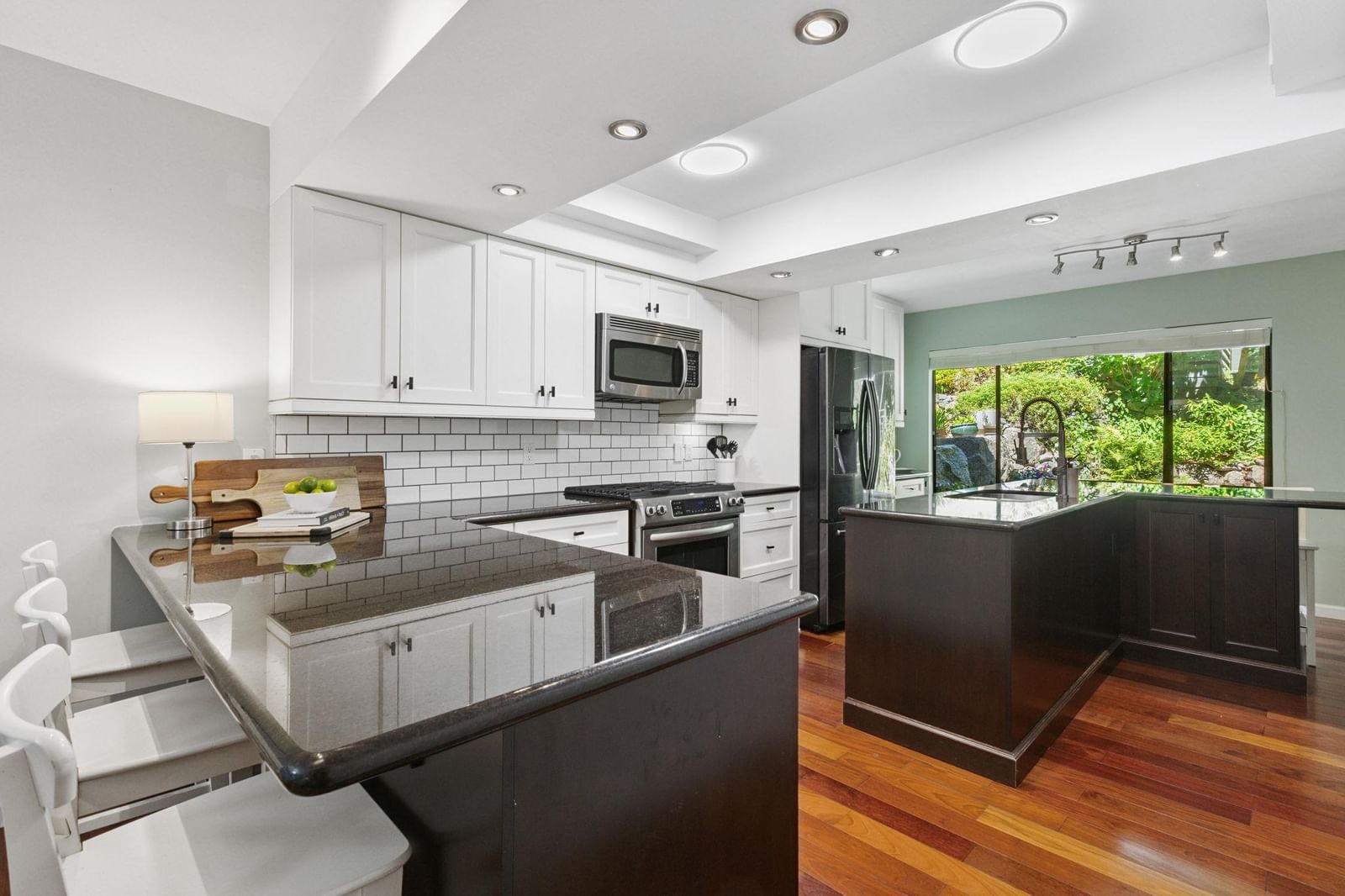 Listing Image 9