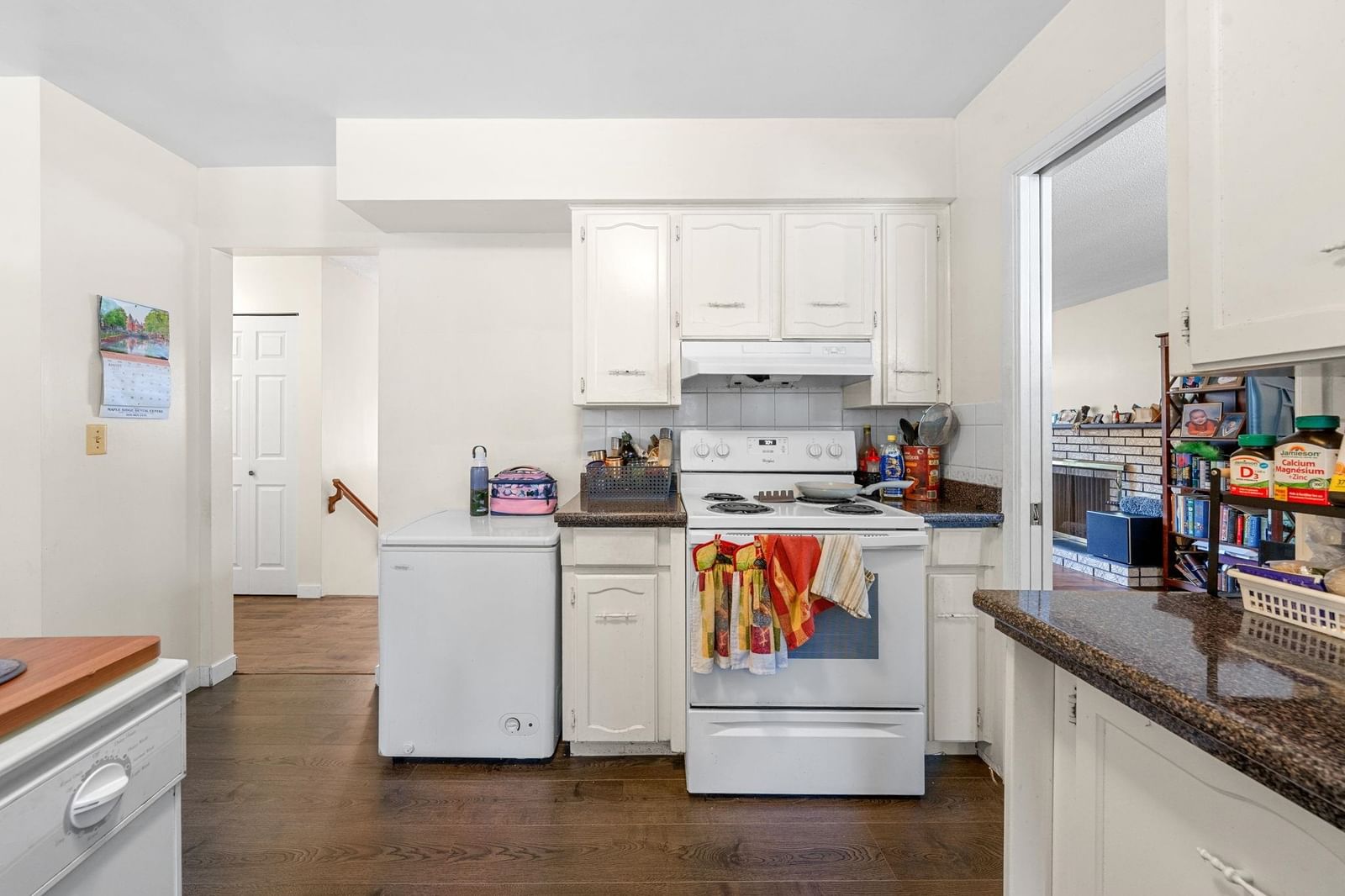 Listing Image 11