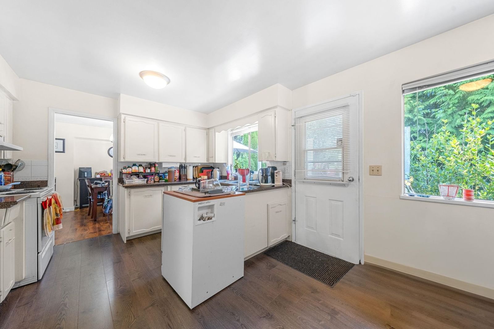 Listing Image 8