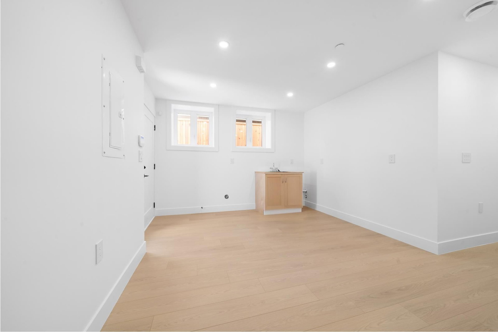 Listing Image 23
