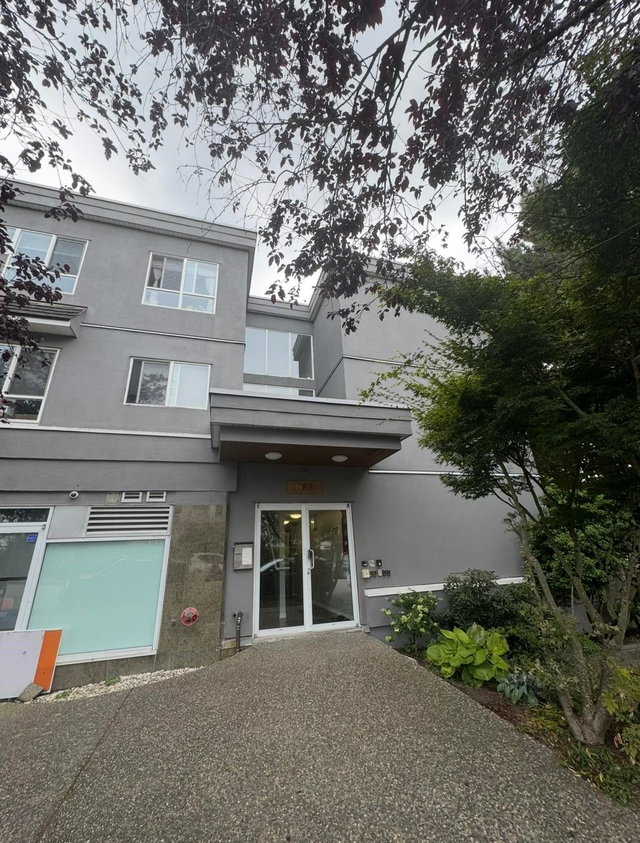 302 - 688 56th Avenue E