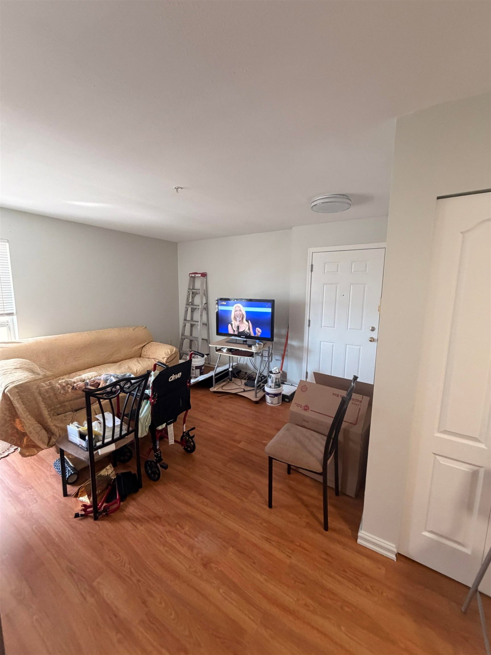 Listing Image 3