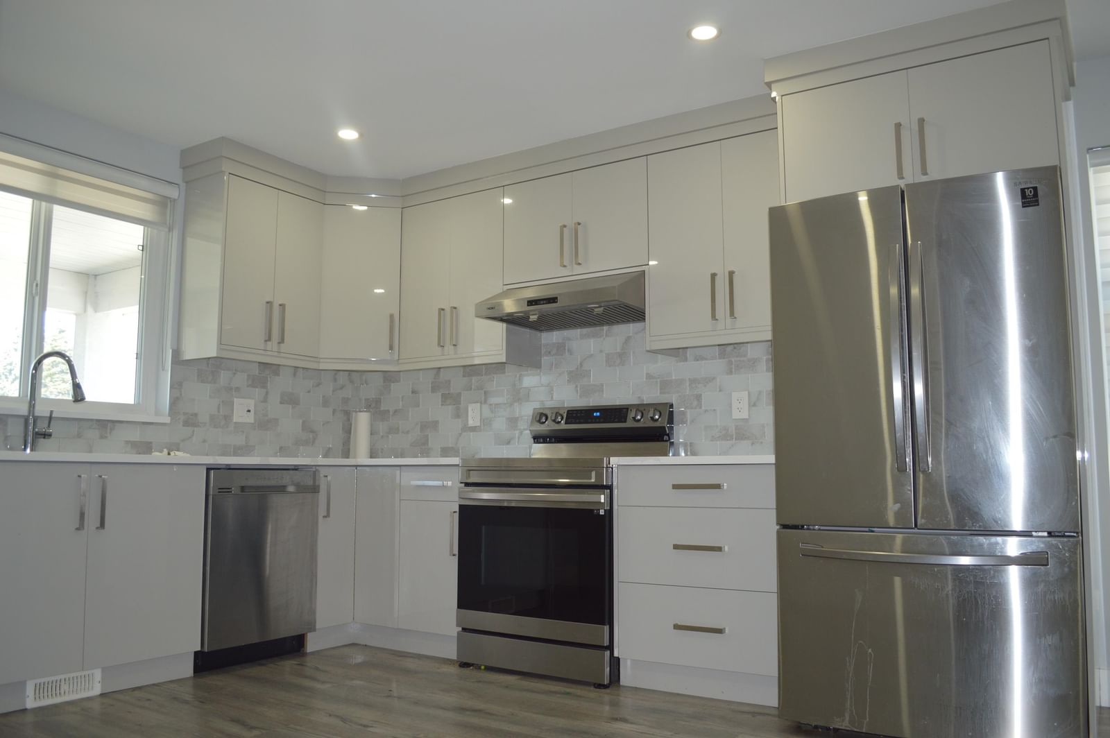 Listing Image 15