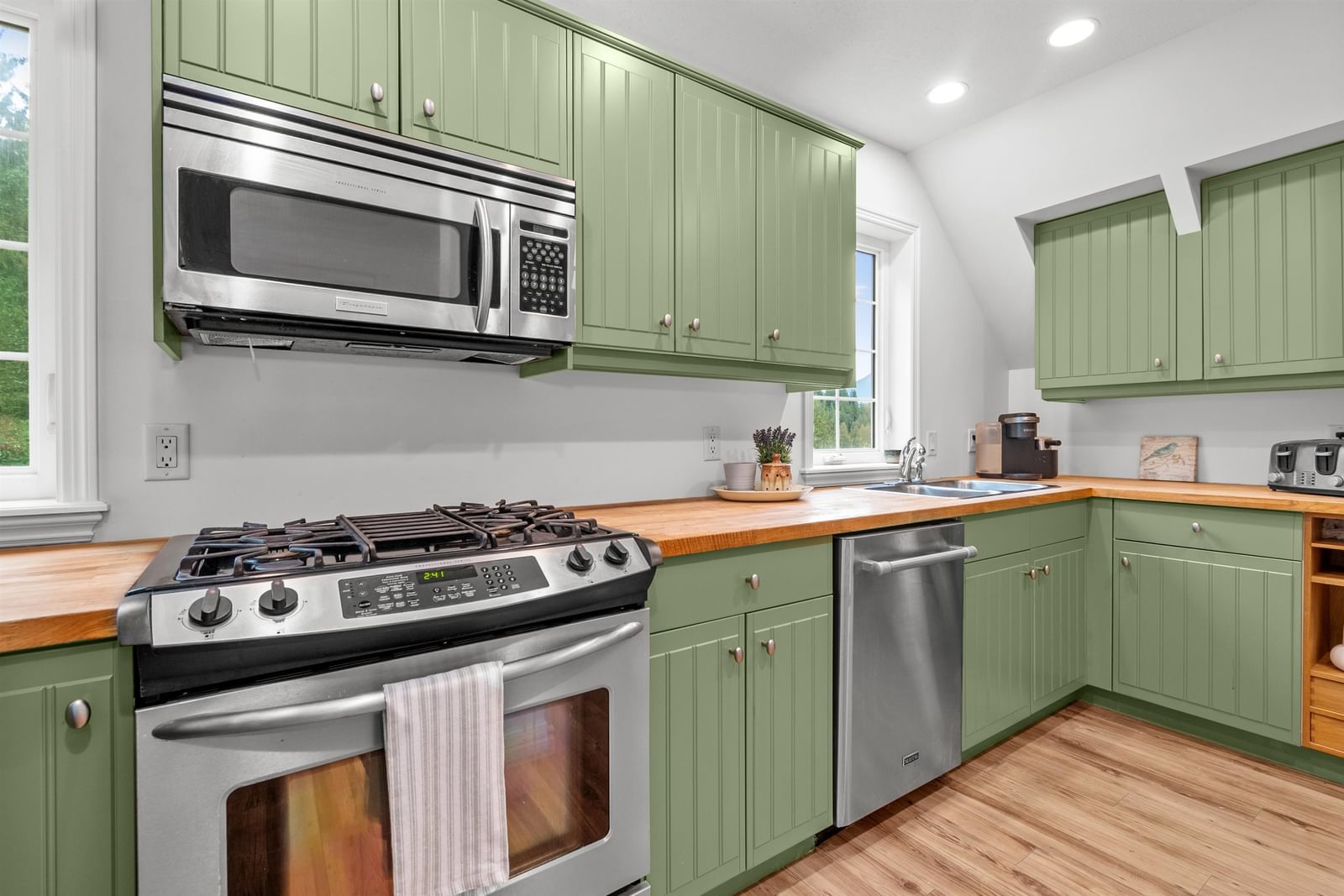 Listing Image 19